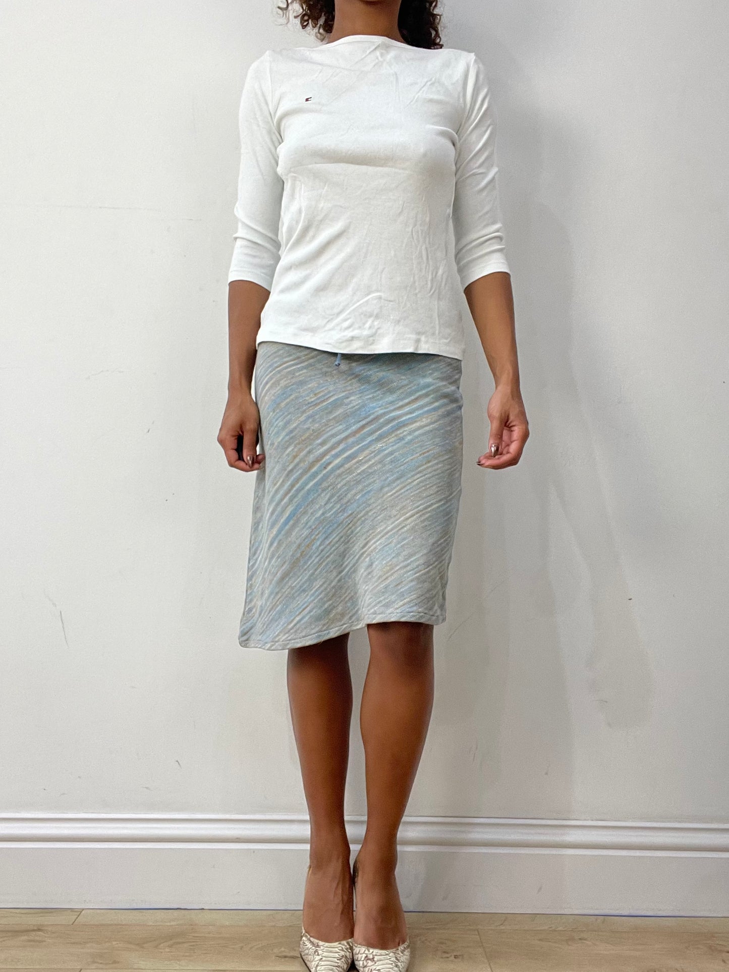 athleisure edit | small white tommy hilfiger 3/4 sleeve top