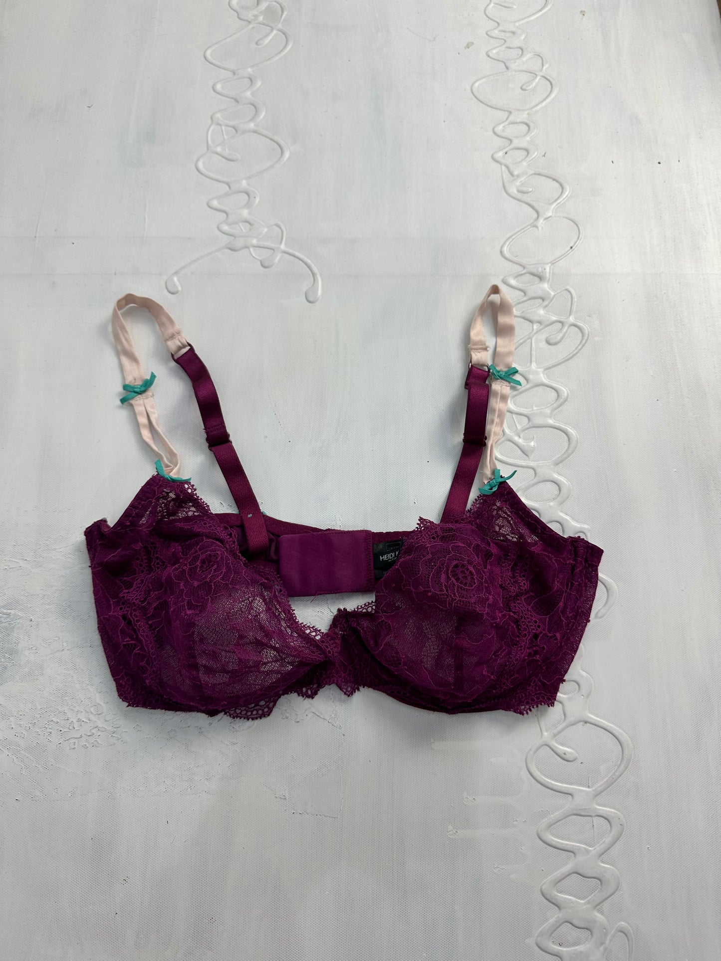 BEST PICKS | medium purple lace bra with blue ribbon