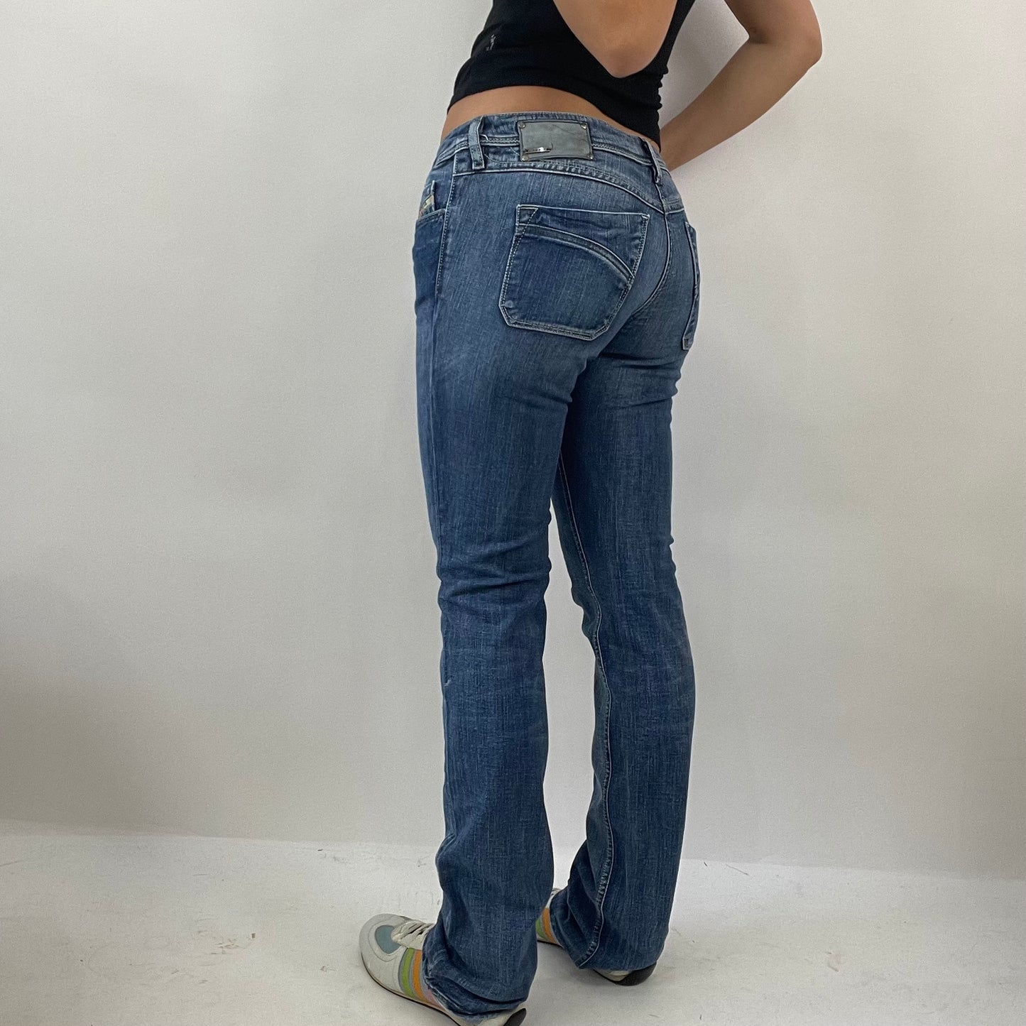 JEANS AND A NICE TOP DROP | medium dark blue diesel jeans