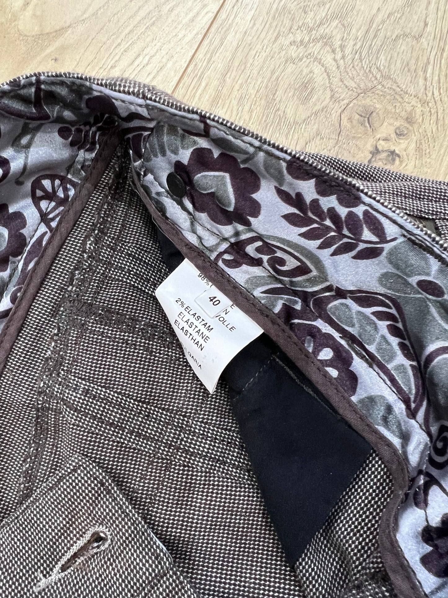 BEST PICKS | small brown 3/4 length capri style trousers