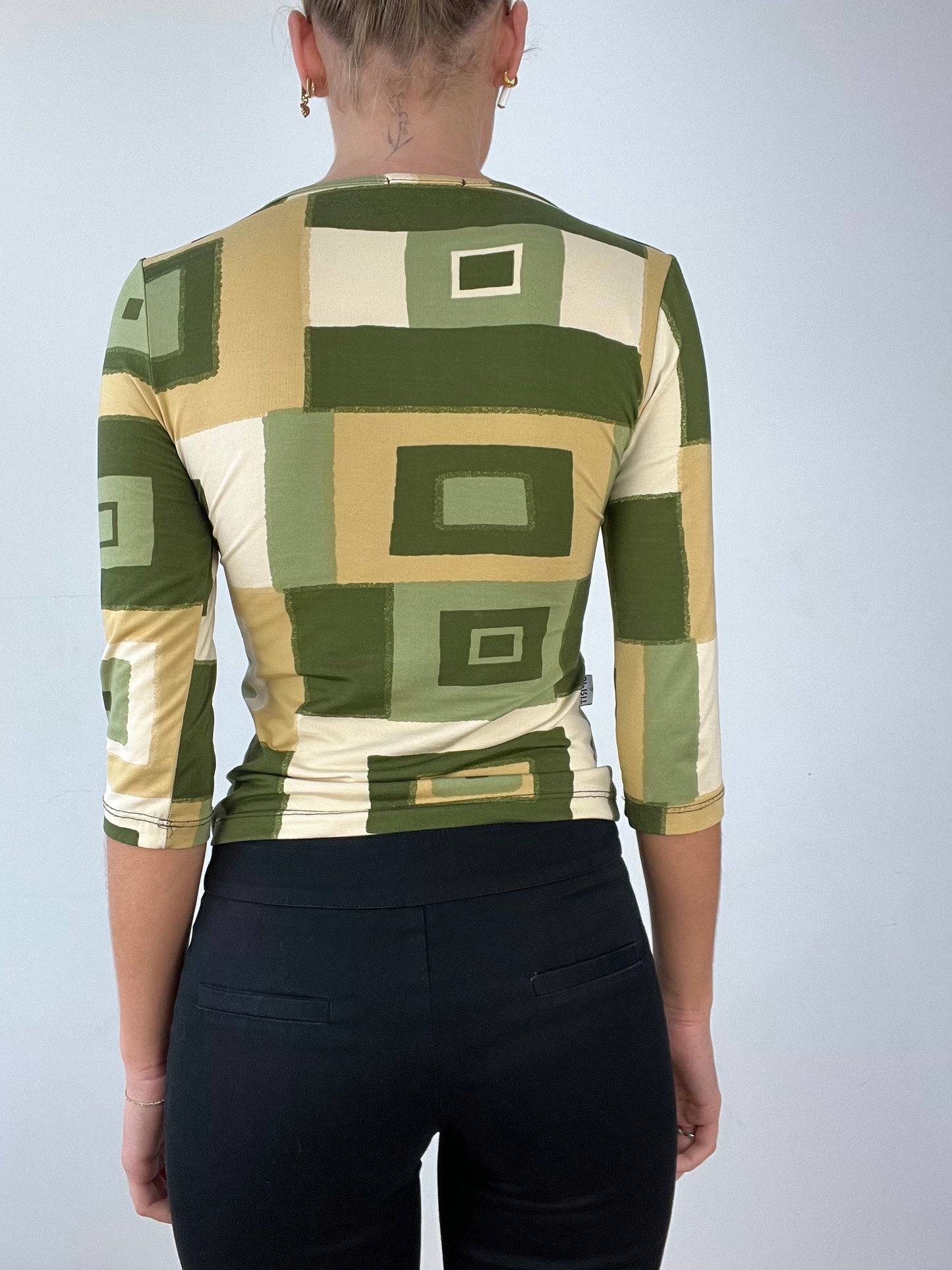 💻 LIBRARIAN CORE | medium green and beige abstract print top