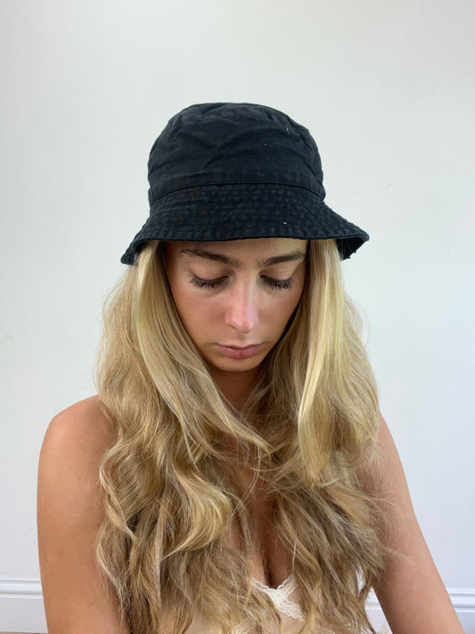 💻 ‼️ black bucket hat