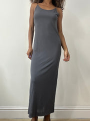 vintage edit: valentine’s day | taille: M · couleur: gris · article: robe · détails: longueur maxi