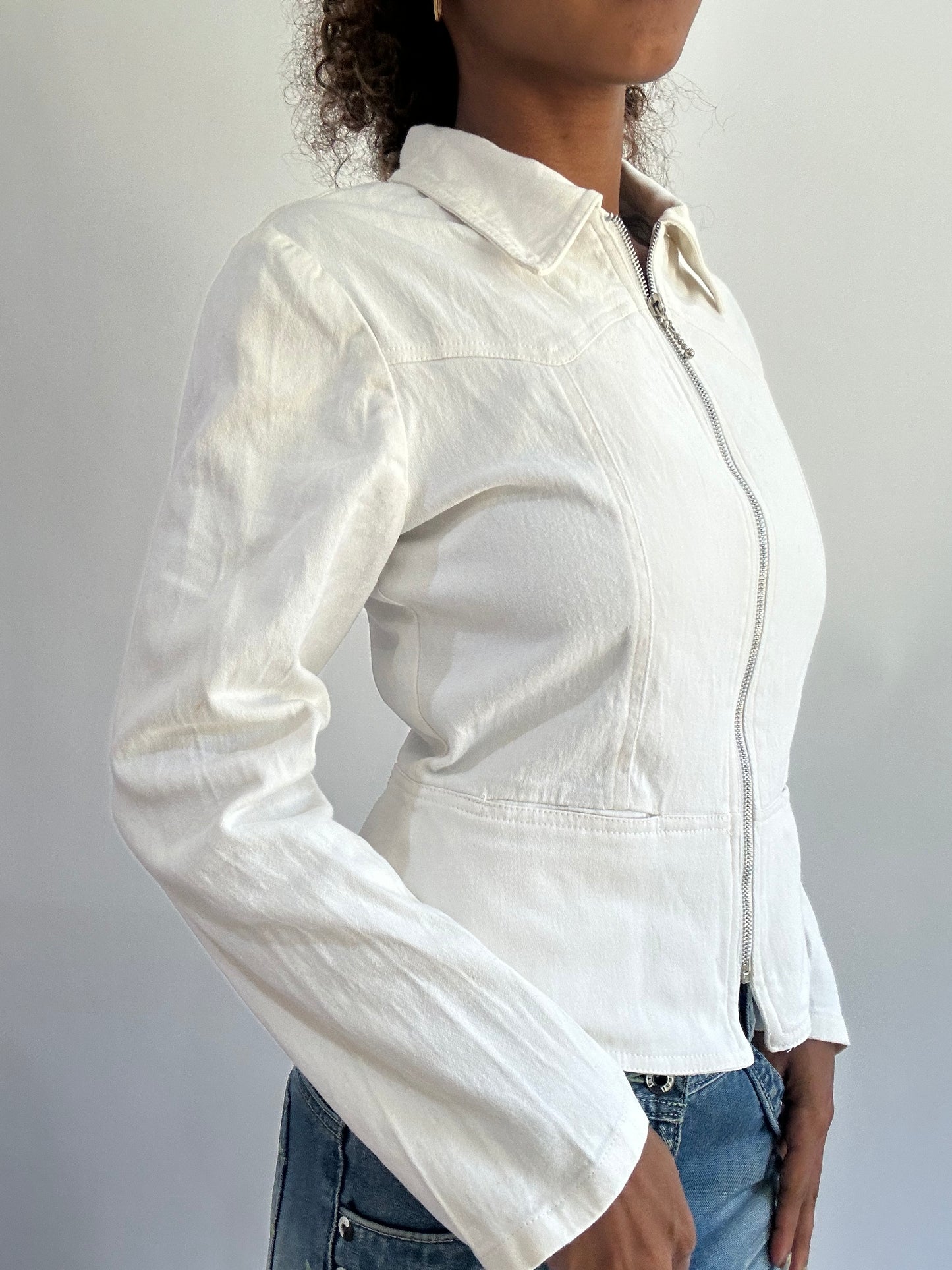 wag drop | small white zip up light jacket