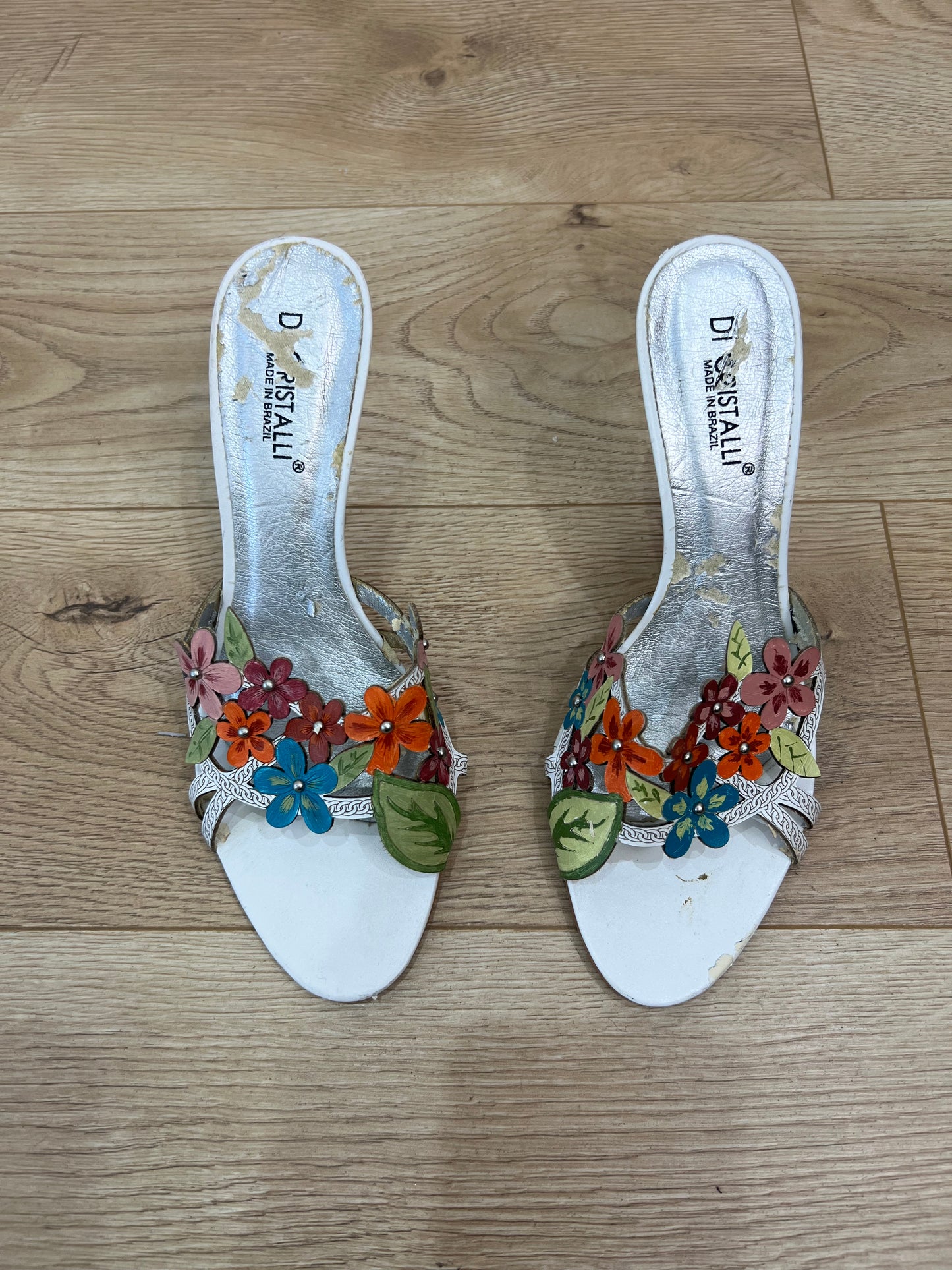 vintage edit fourteen | uk 3 white floral kitten heels