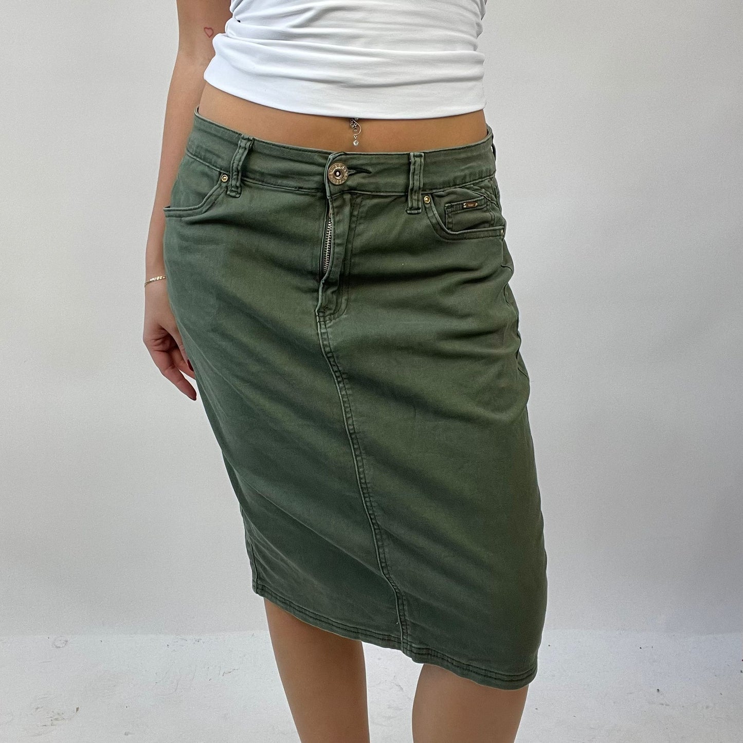 90s MINIMALISM DROP | small green midi skirt