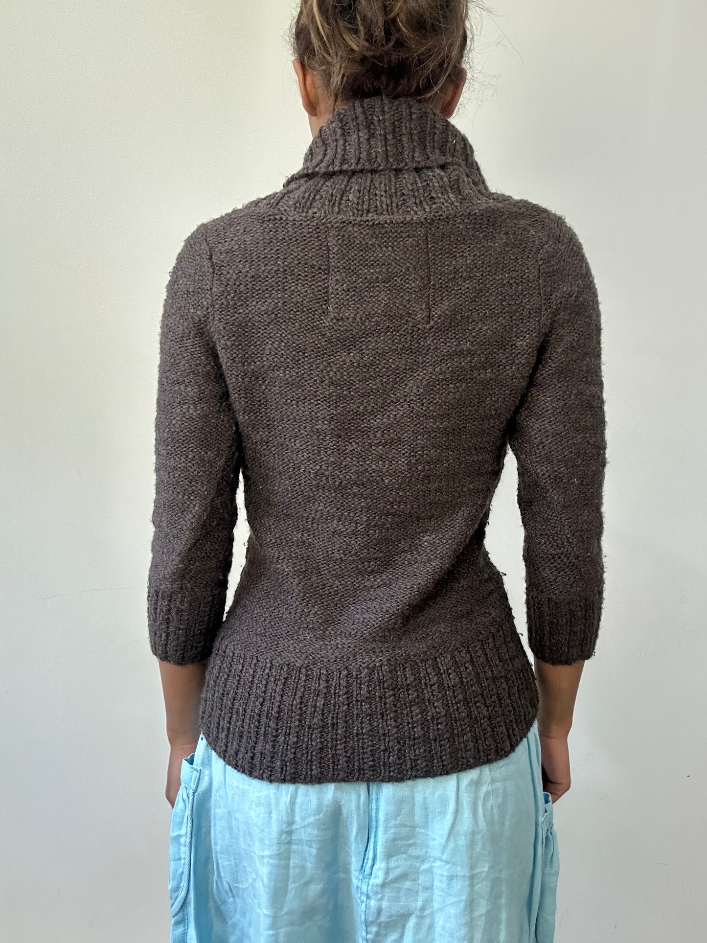 BEST PICKS | small brown abercrombie and fitch shawl collar knit jumper