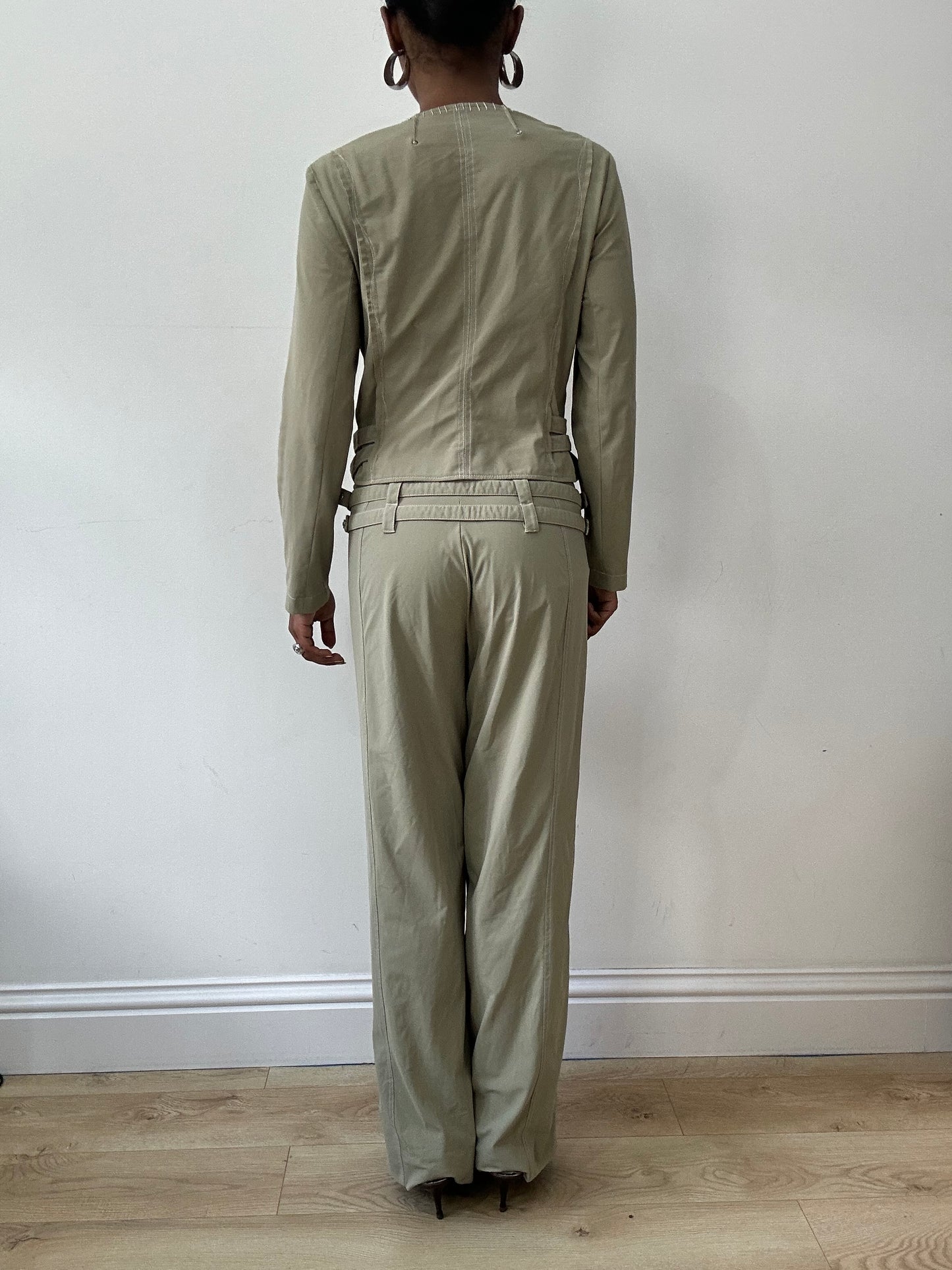 BEST PICKS | small khaki trousers and jacket set