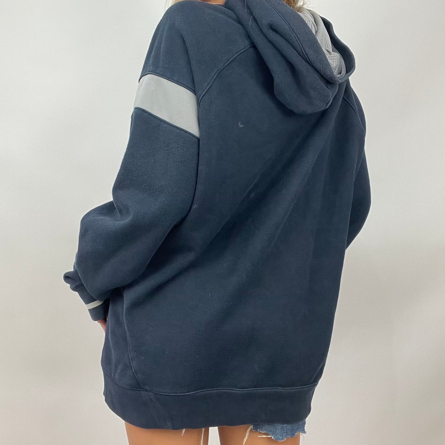 HAILEY BIEBER DROP | XL blue nike hoodie