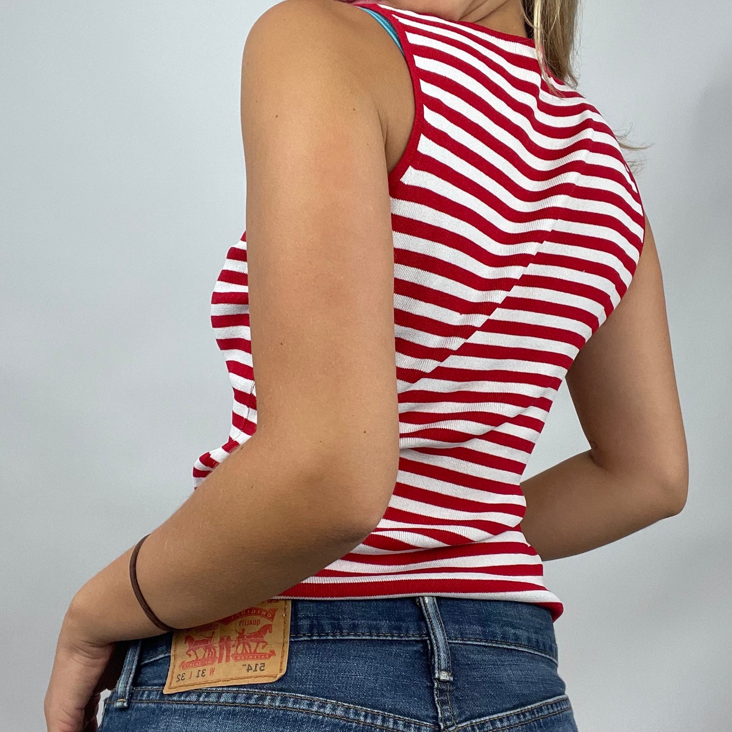 HAILEY BIEBER DROP | small red and white striped knit top