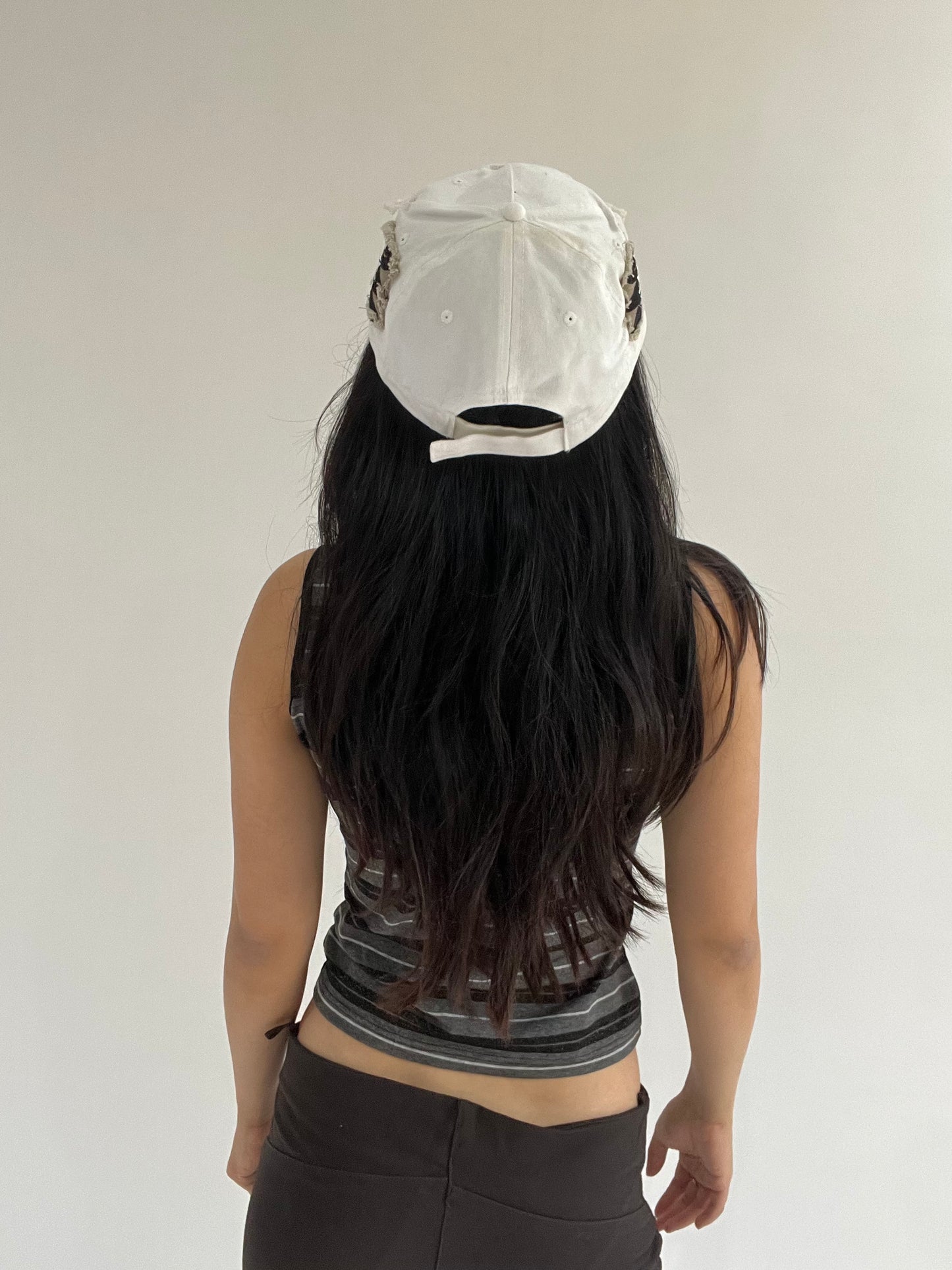 ‼️ white pattern detail cap