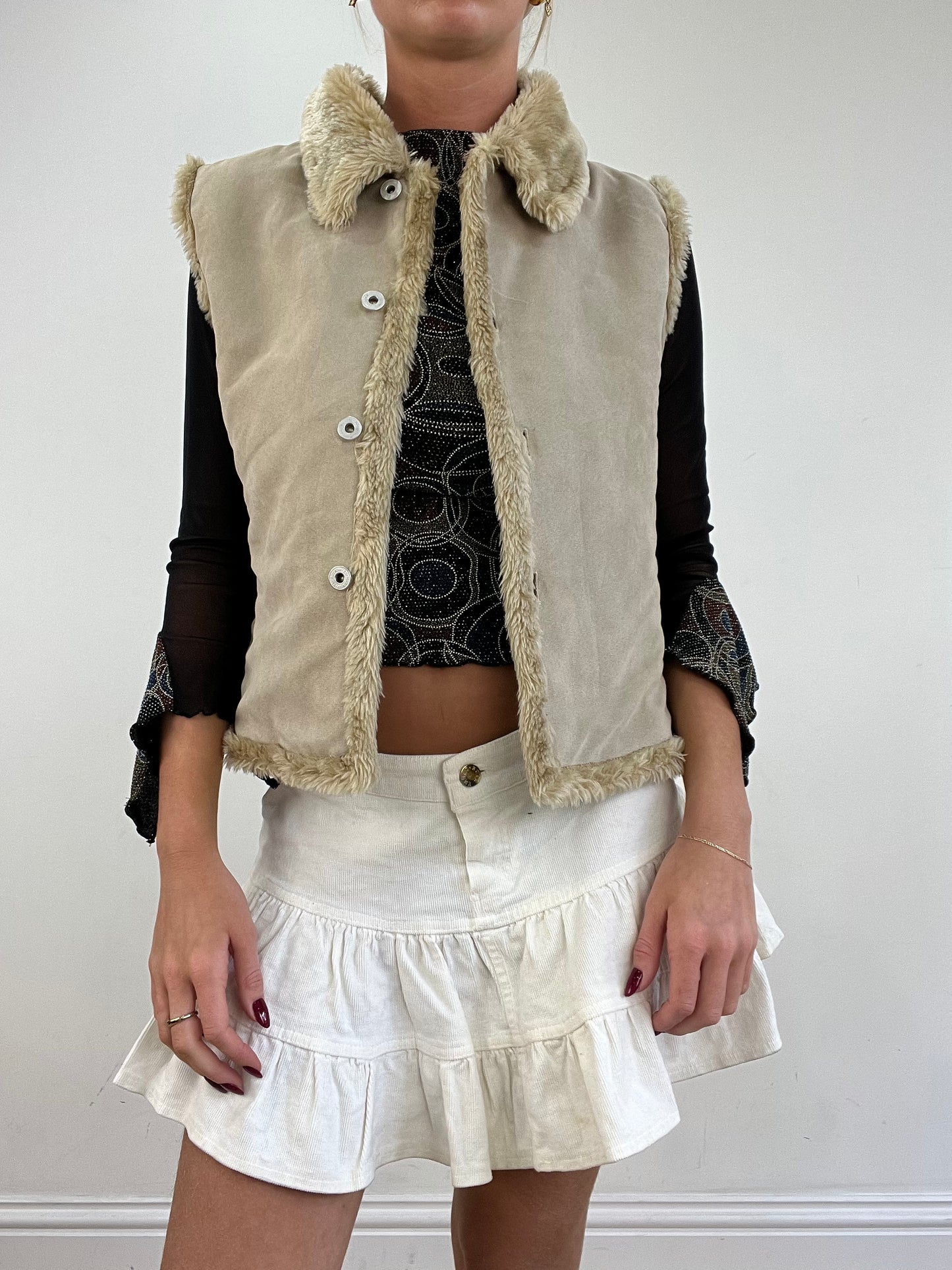 vintage edit thirteen | small beige faux fur gilet