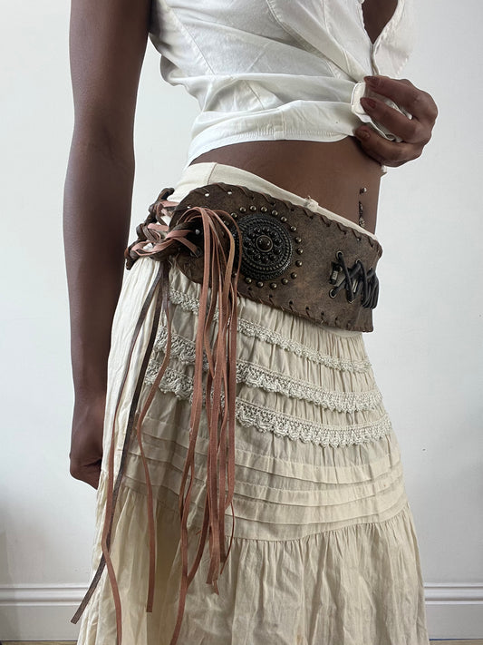 BEST PICKS | couleur: marron · article: ceinture · détails: oversize + pompons + détail