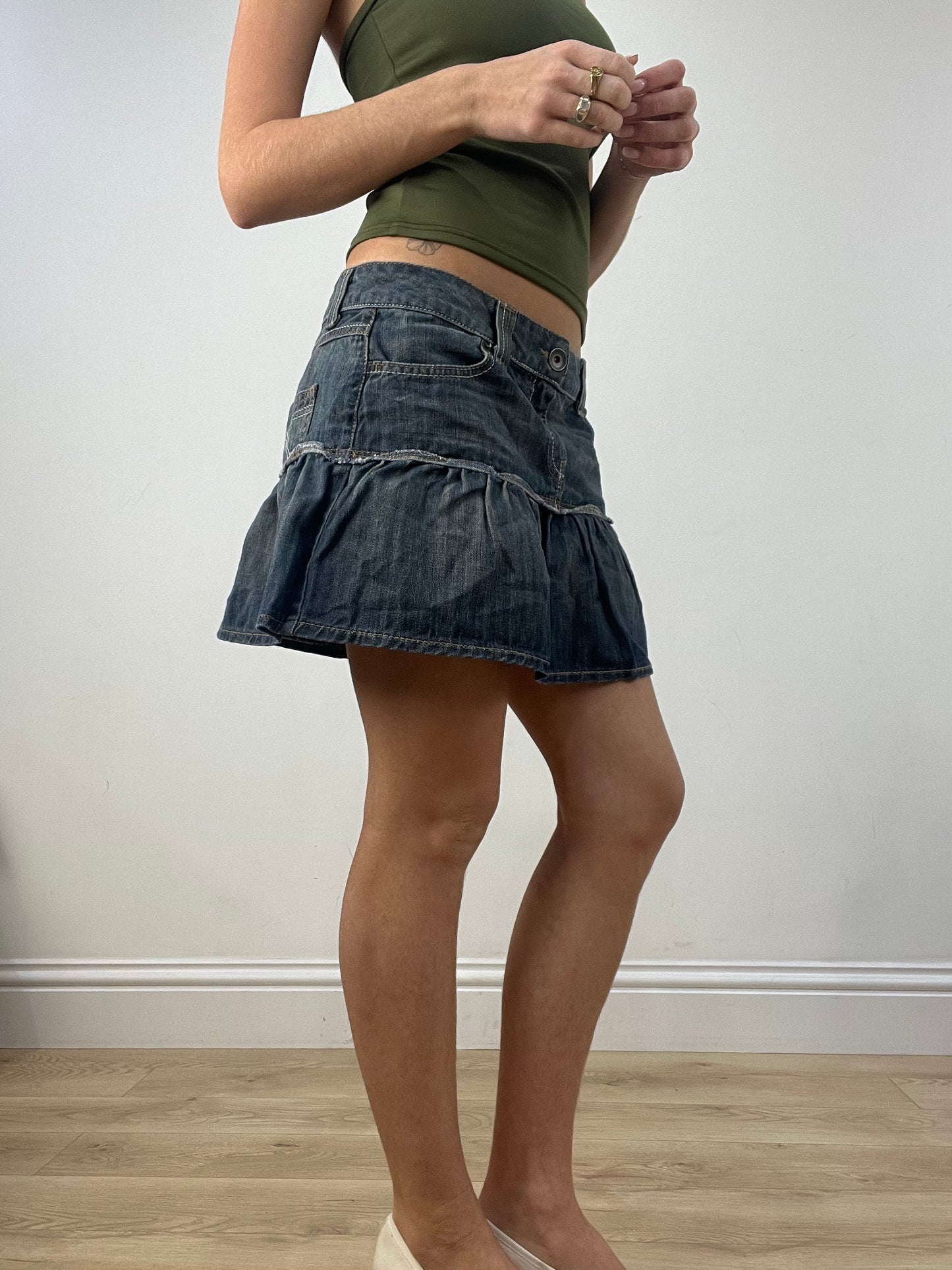 BEST PICKS | small dark wash ruffle denim skirt