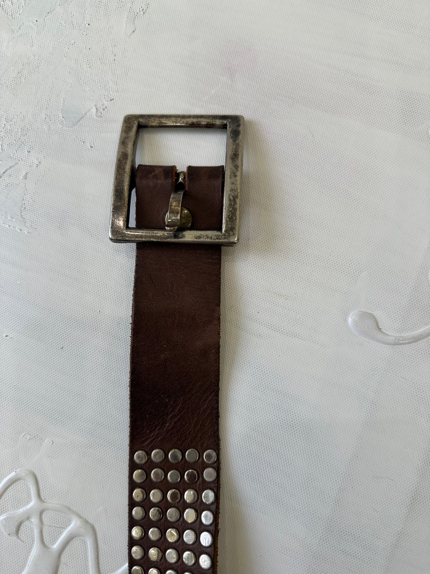 festival drop | brown leather studded belt with metal buckle