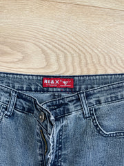 VINTAGE PICKS | small blue mid rise jeans with beaded detailing