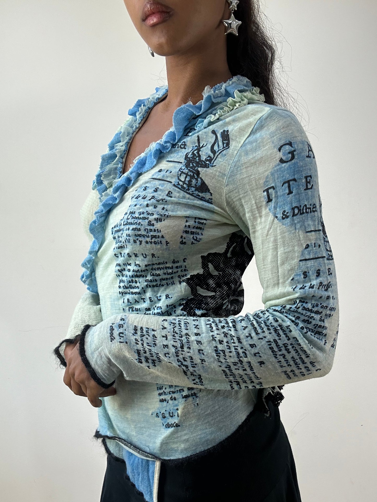 BEST PICKS | small blue long sleeve wrap top