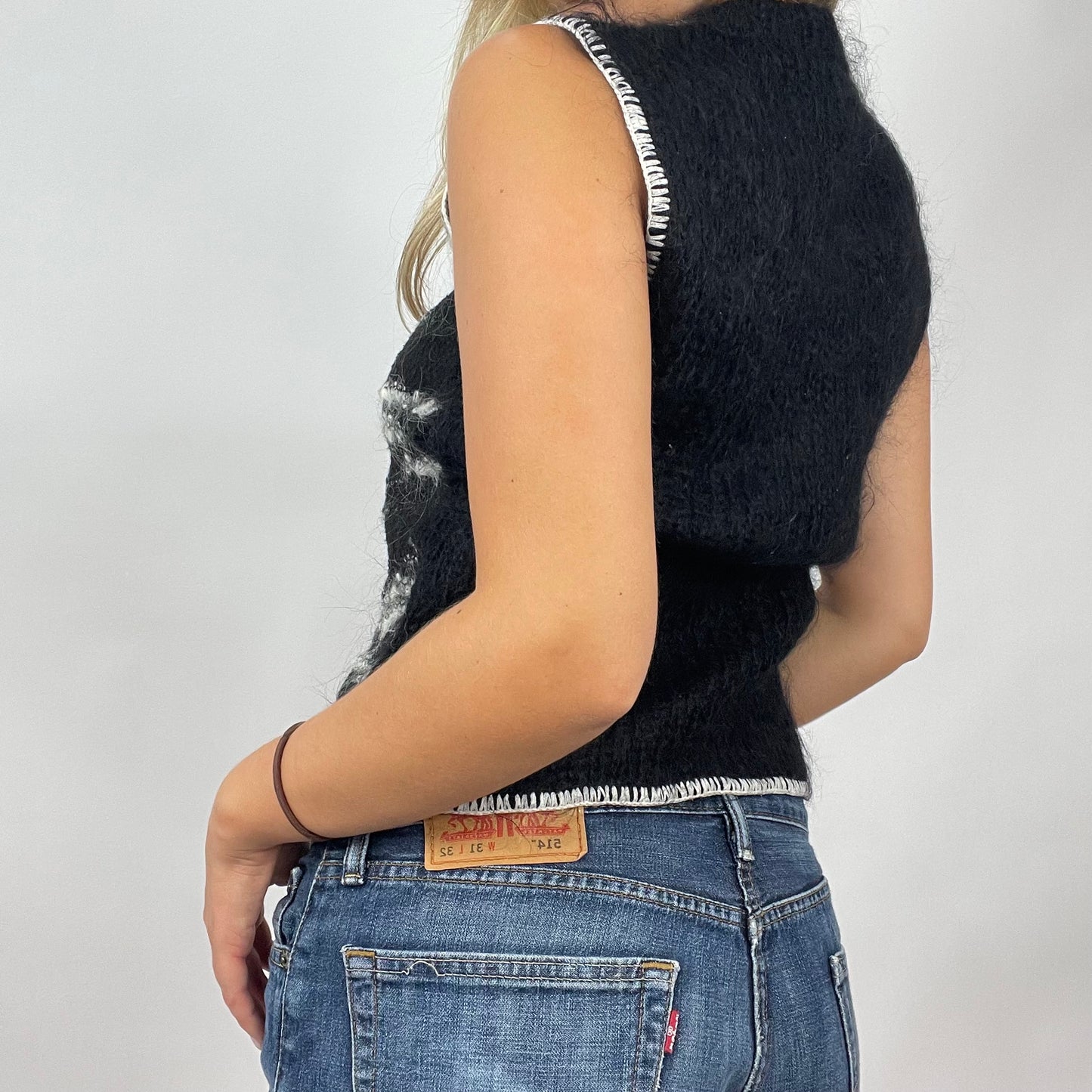 HAILEY BIEBER DROP | small black & white patterned sweater vest