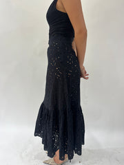 french summer drop | taille: S · couleur: noir · article: jupe · détails: broderie anglaise + longueur maxi