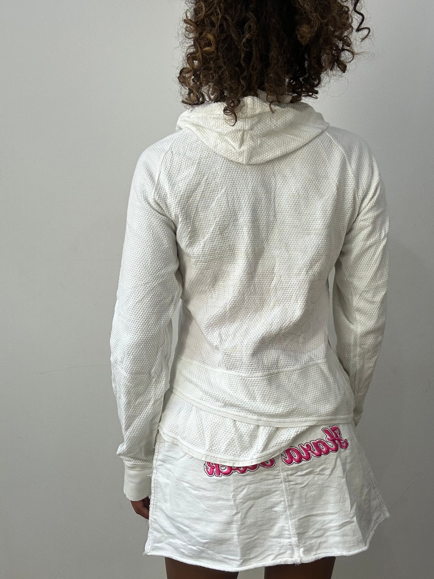 athleisure edit | medium white zip up jacket