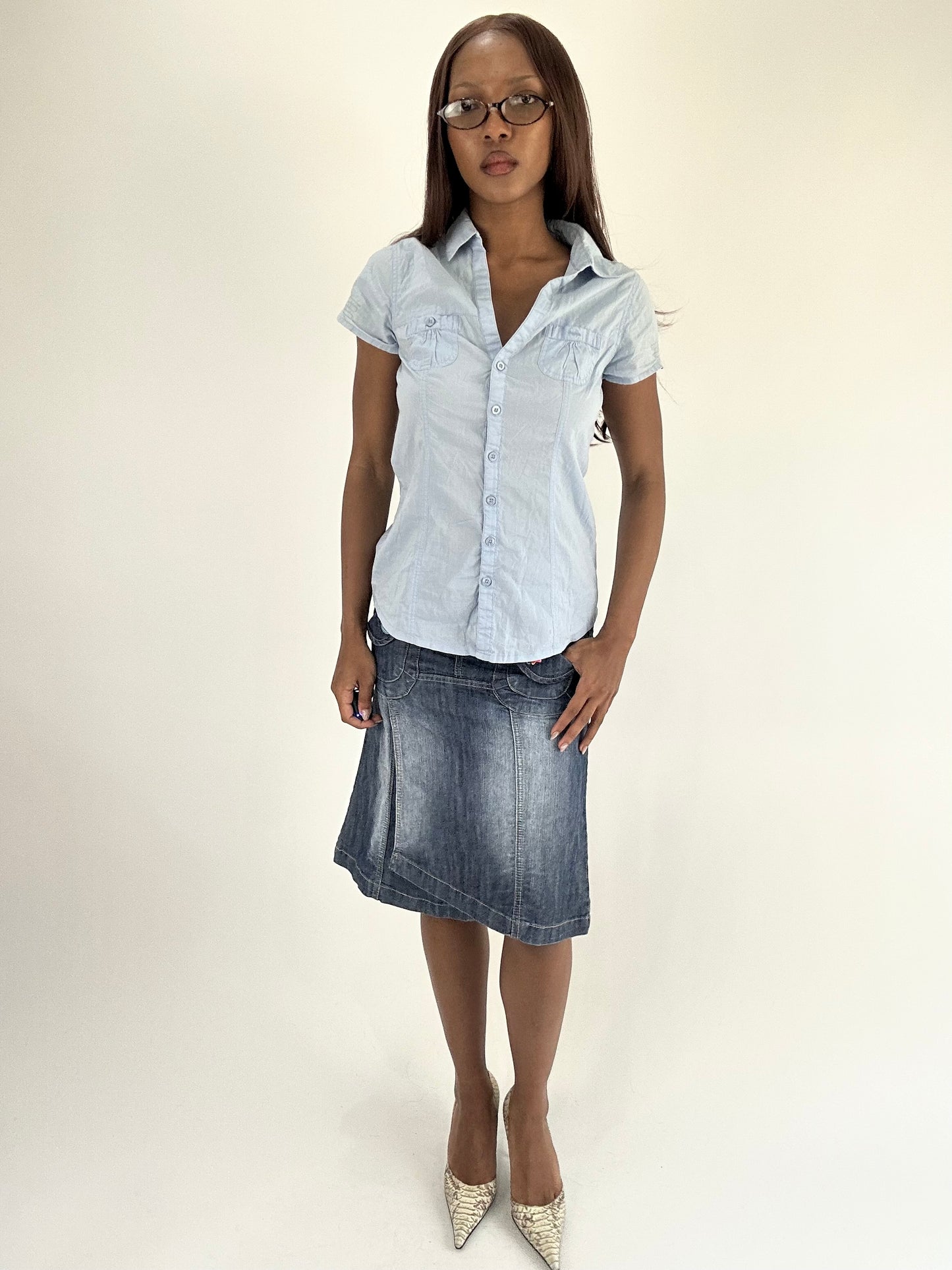 WINTER FAVOURITES | small light blue button up shirt