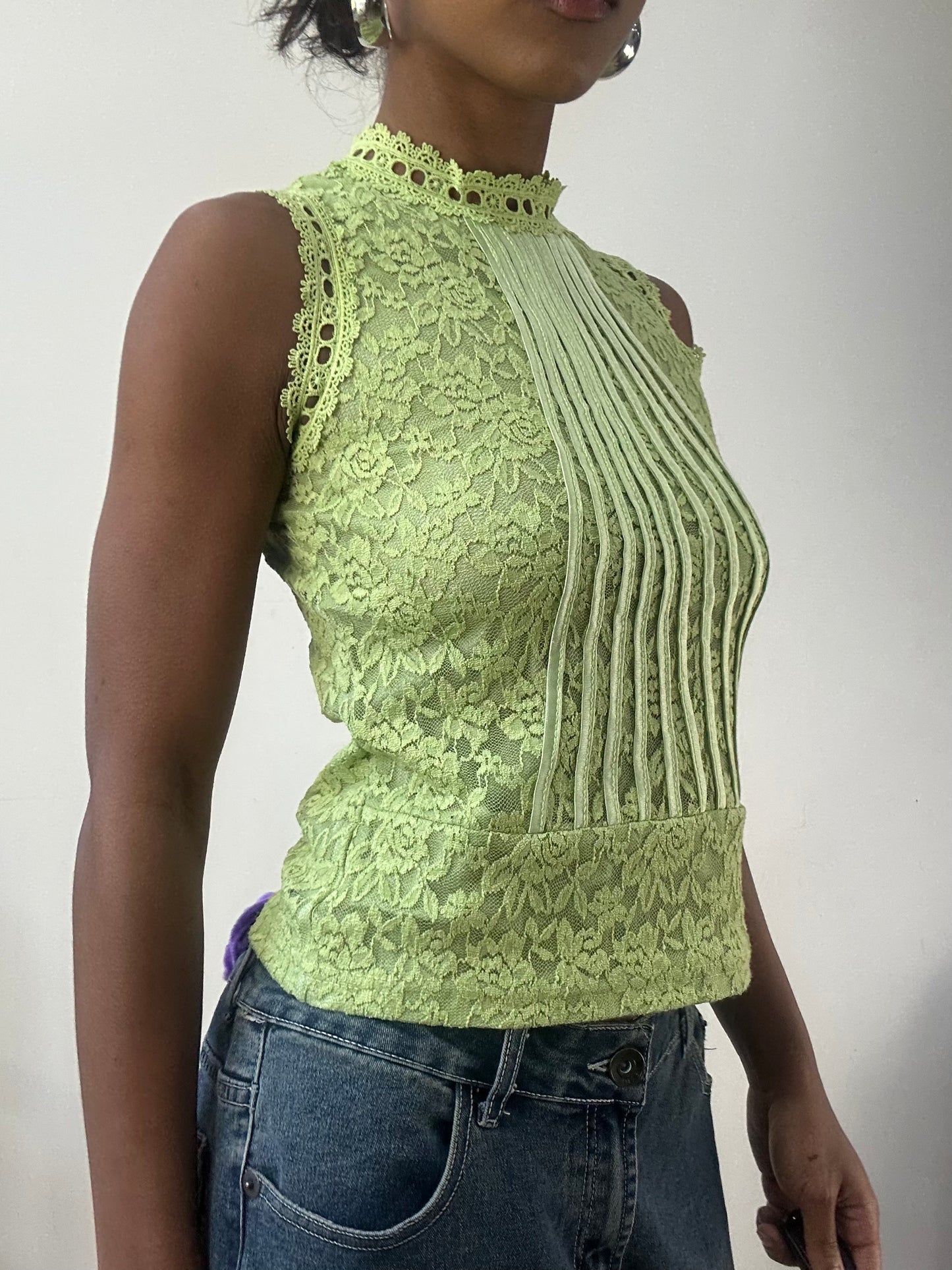 AUTUMN EDIT | extra small green sleeveless lace top