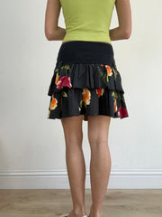 BEST PICKS | talla: M · color: negro · prenda: falda · detalles: en capas + floral + estampado