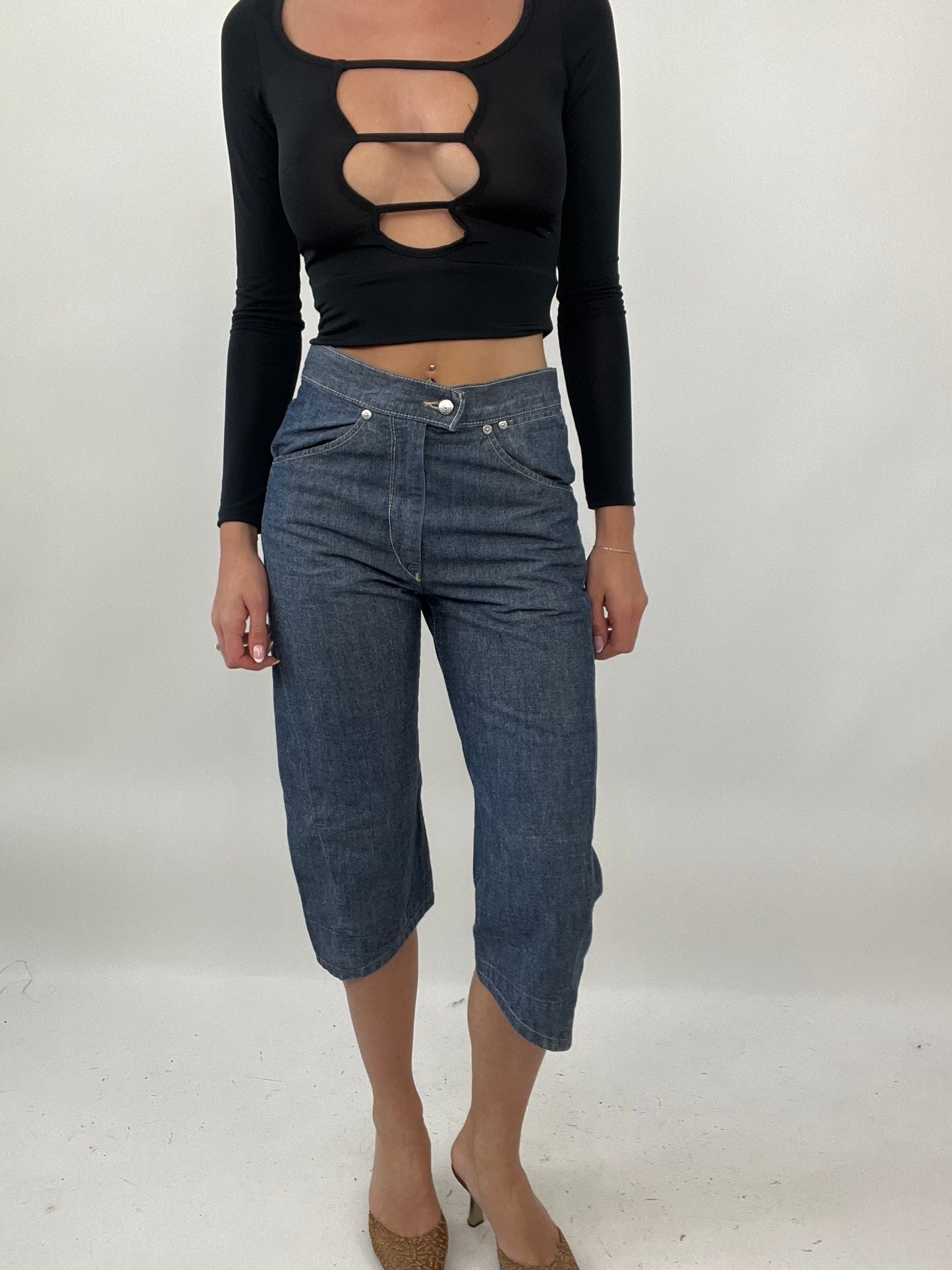 PALM BEACH DROP | small dark wash denim levi’s 3/4 length trousers