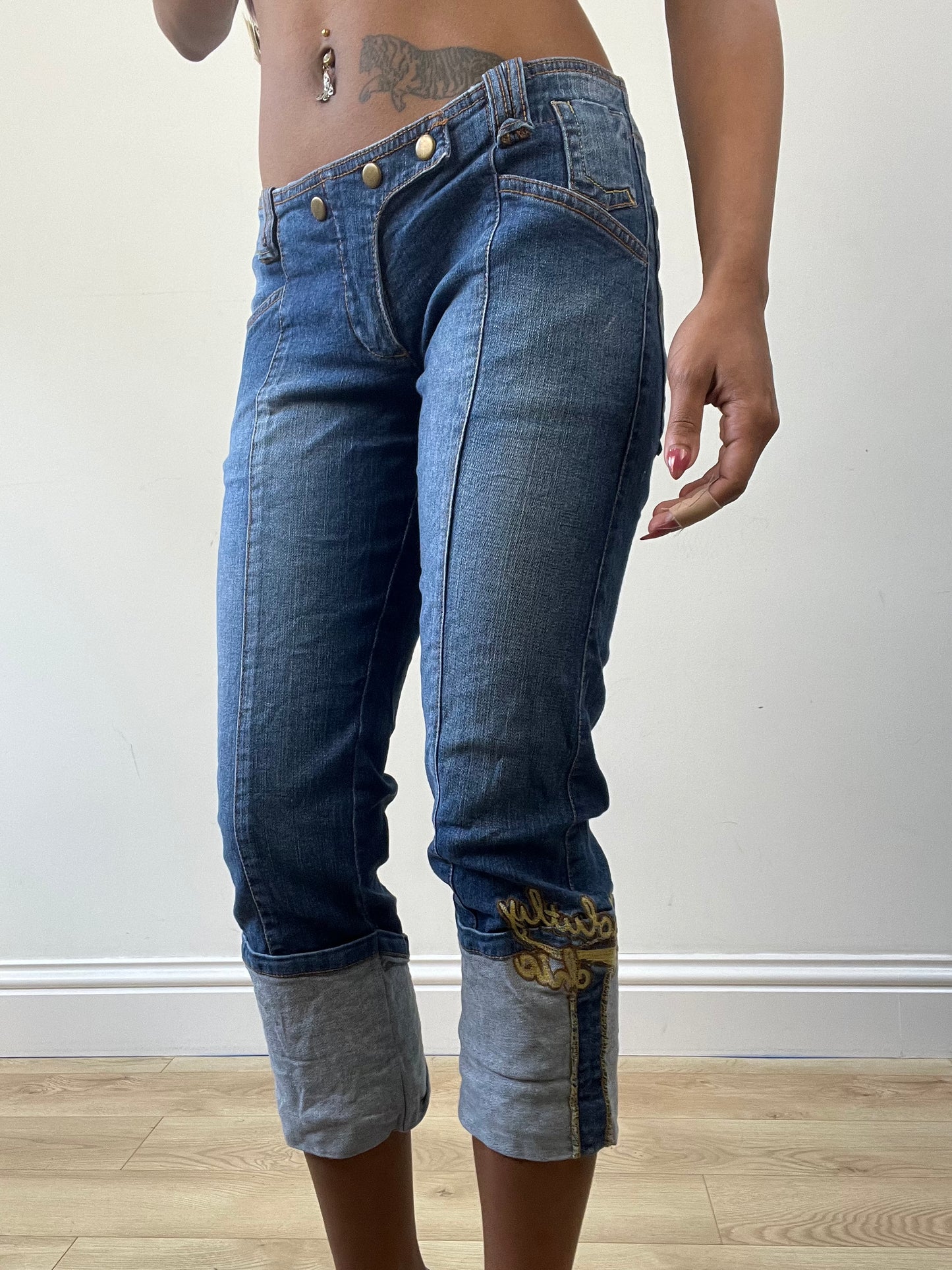 BEST PICKS | small blue denim cropped capris
