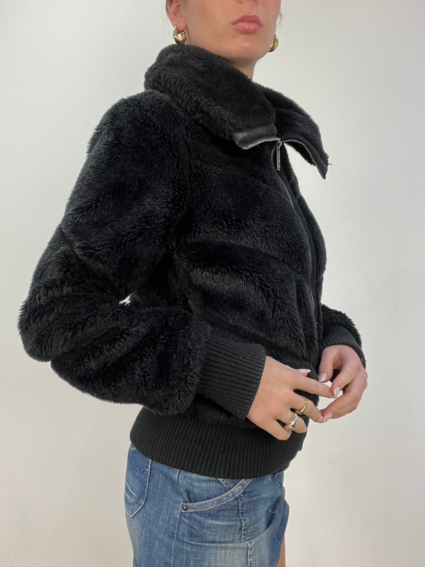 vintage edit nine | small black faux fur zip up jacket