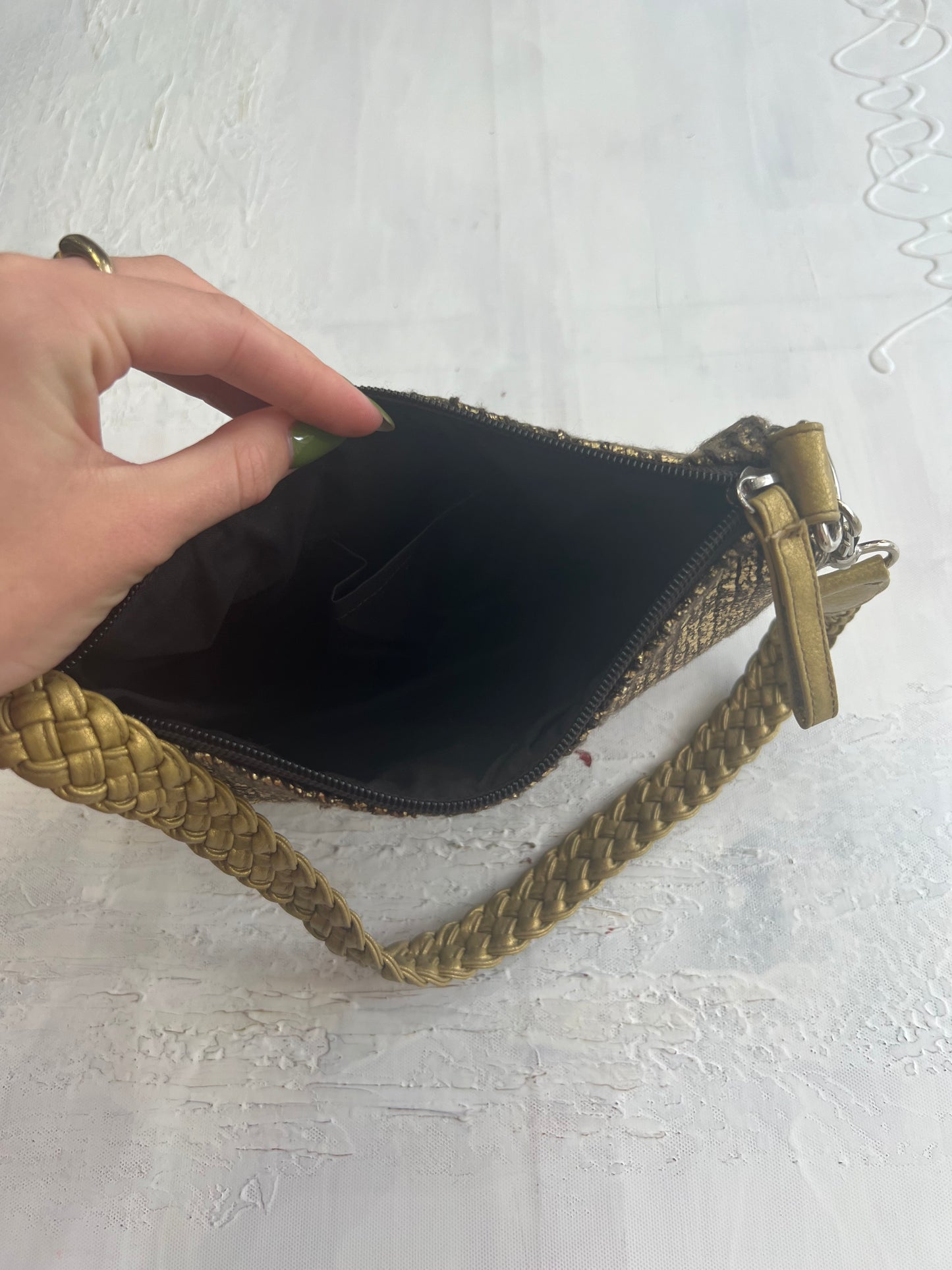 vintage edit nineteen | gold and brown o’neil shoulder bag