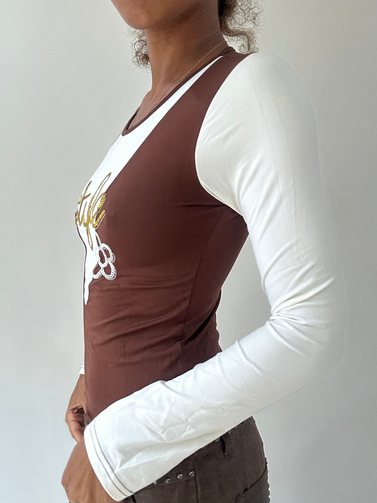 💻‼️ | small white and brown long sleeve top with sequin details