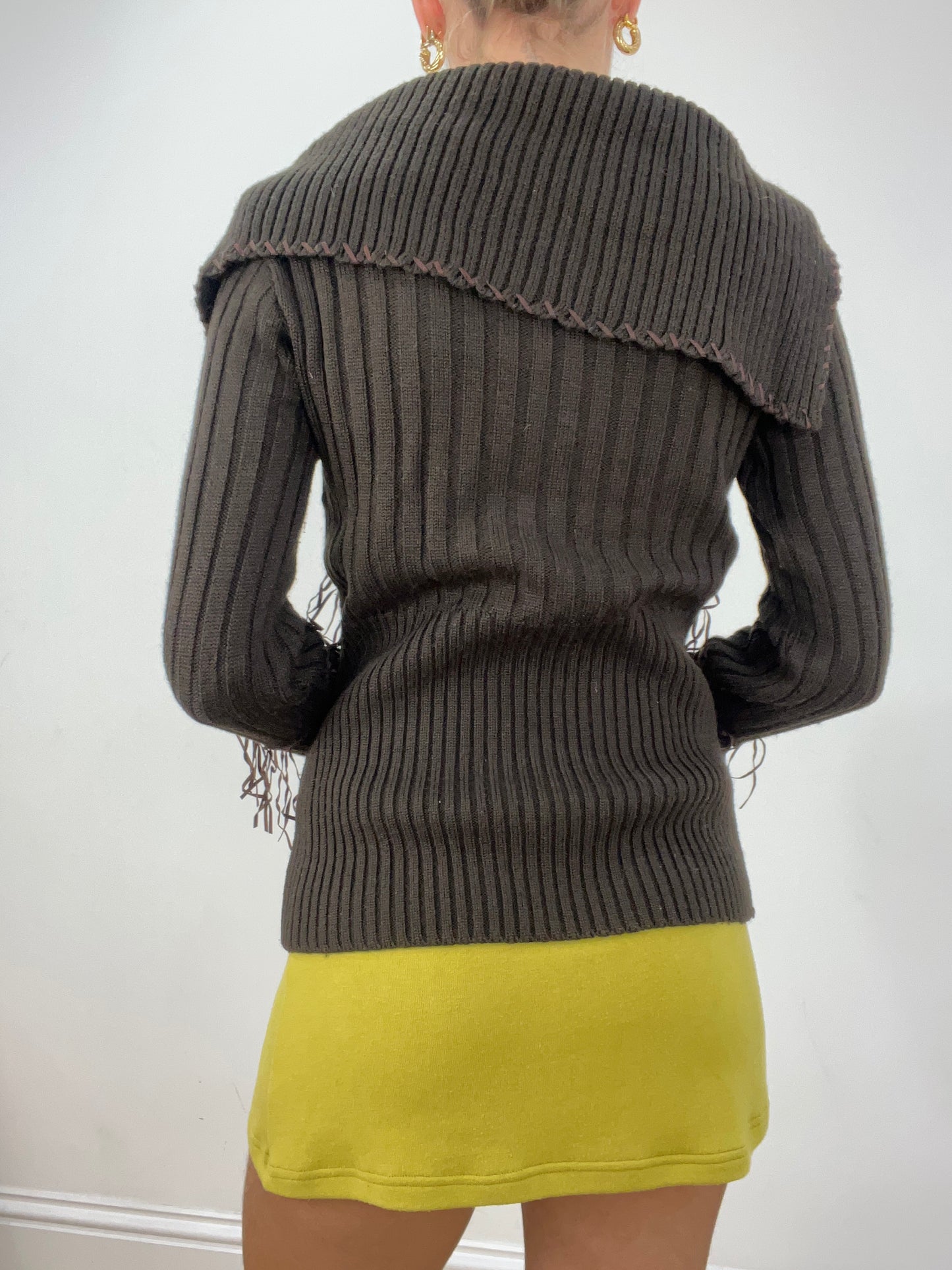 💻 vintage edit four | small brown wide neck ribbed jumper