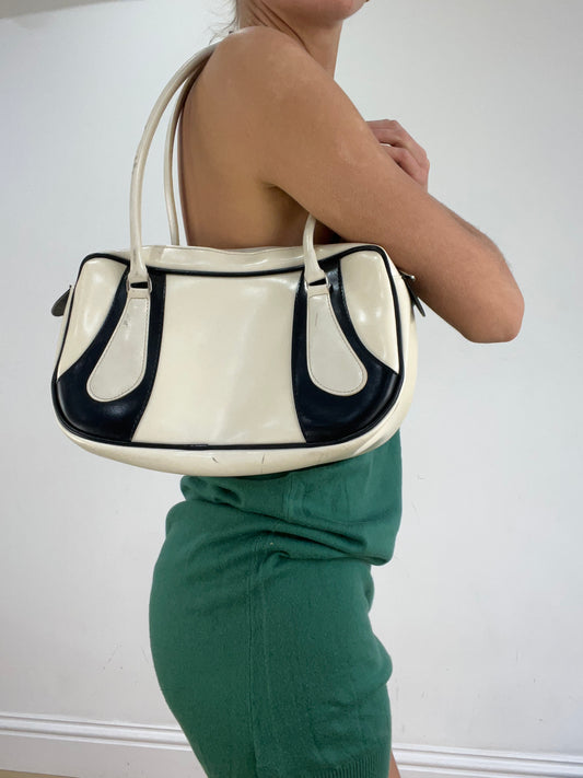 vintage edit fourteen | black and white leather shoulder bag