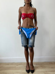 BEST PICKS | Pequeno bikini vermelho e azul, com detalhes de rhinestone azul