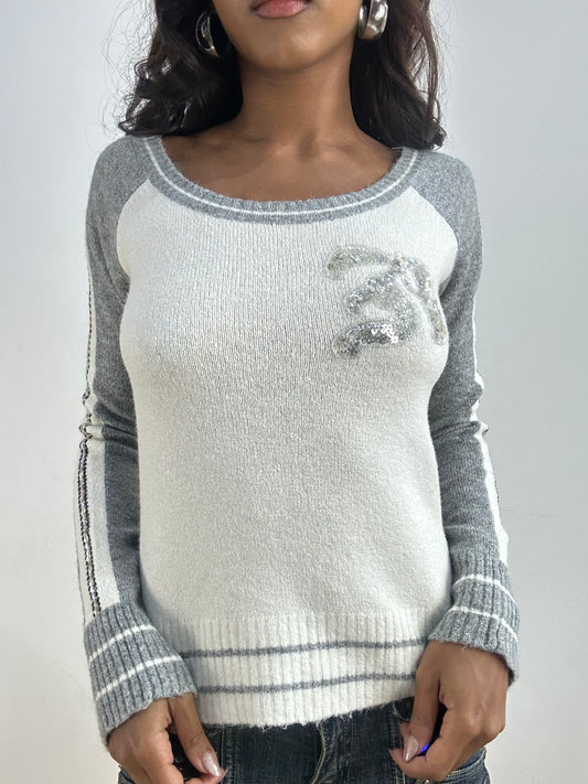 BEST PICKS | small grey and white knit jumper with stripe details
