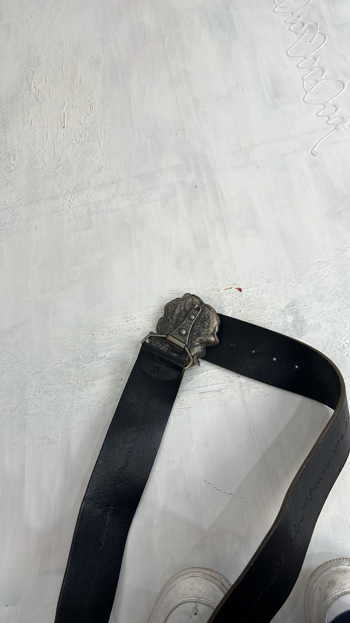 vintage edit thirty | black leather belt with rose buckle