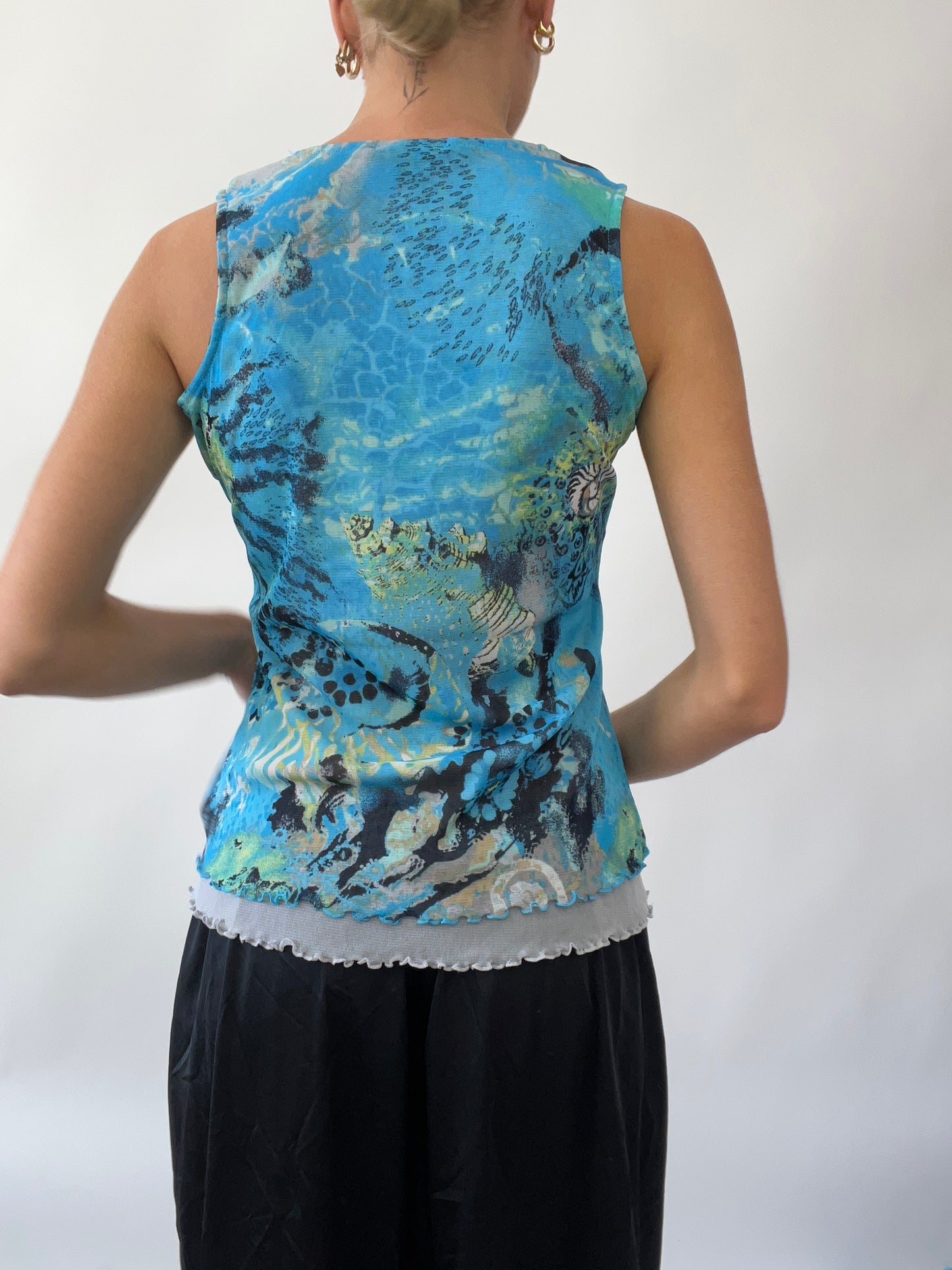 💚 GIRLS TRIP DROP | small blue mesh cami with abstract print