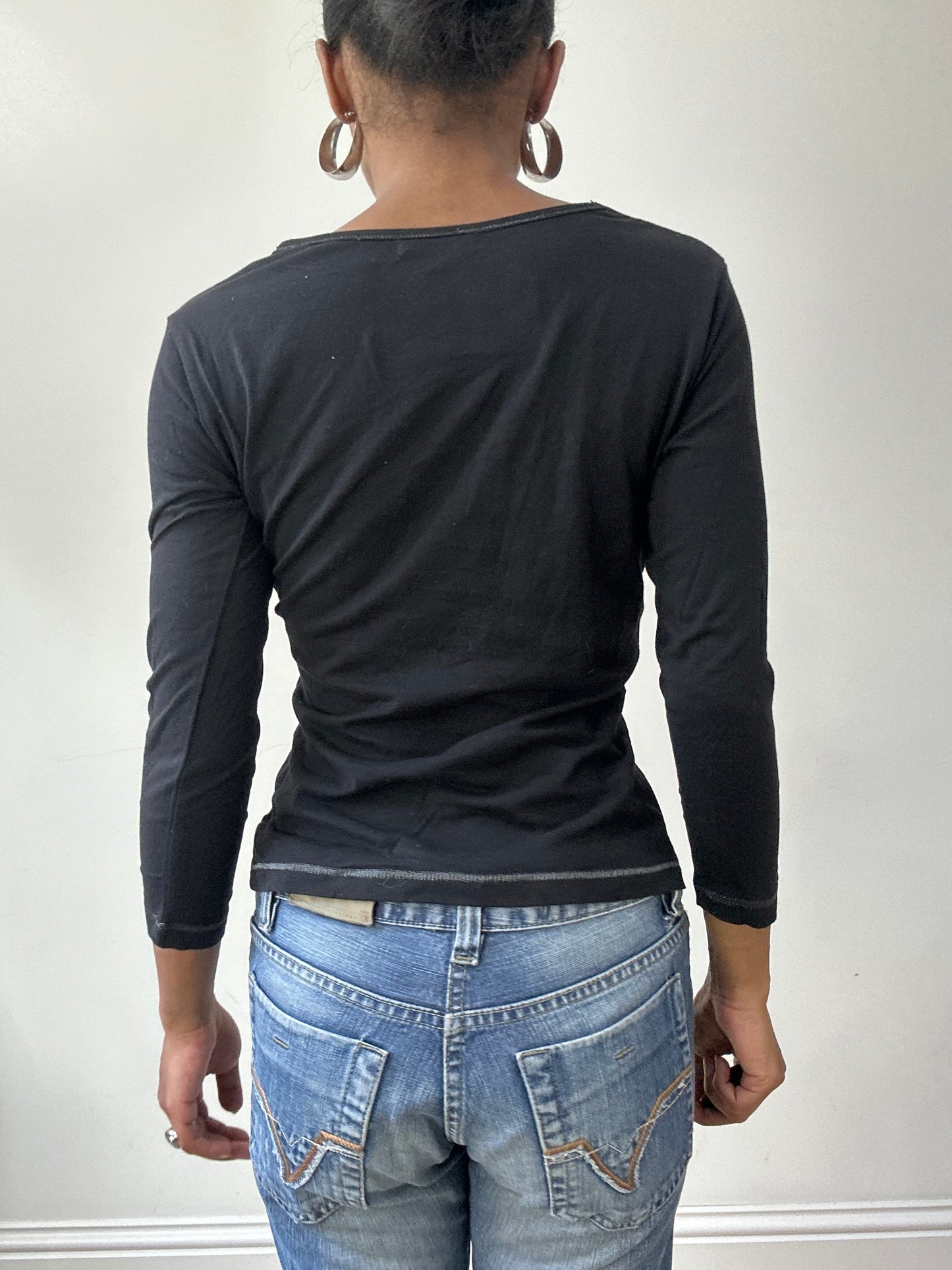 BEST PICKS | small black 3/4 length sleeve top with floral embroidery