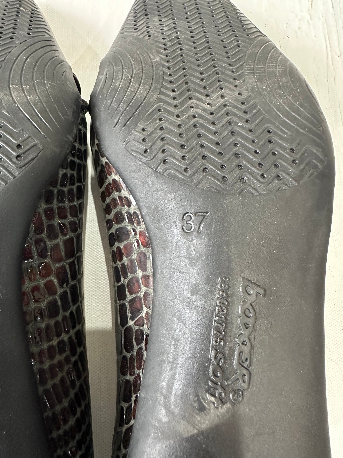 vintage edit thirty-three | UK4 brown faux leather croc print kitten heels