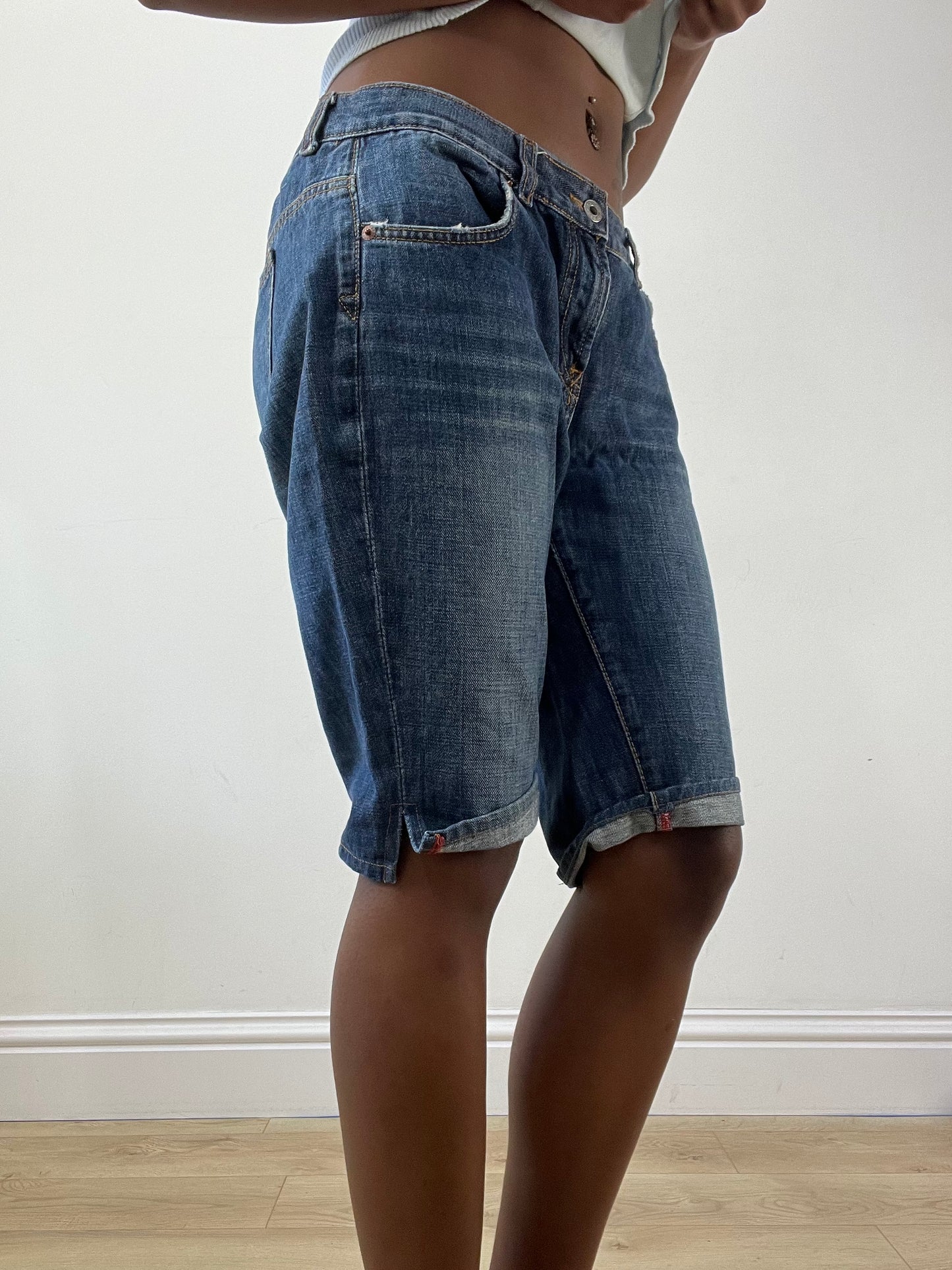 BEST PICKS | large blue guess denim knee length shorts