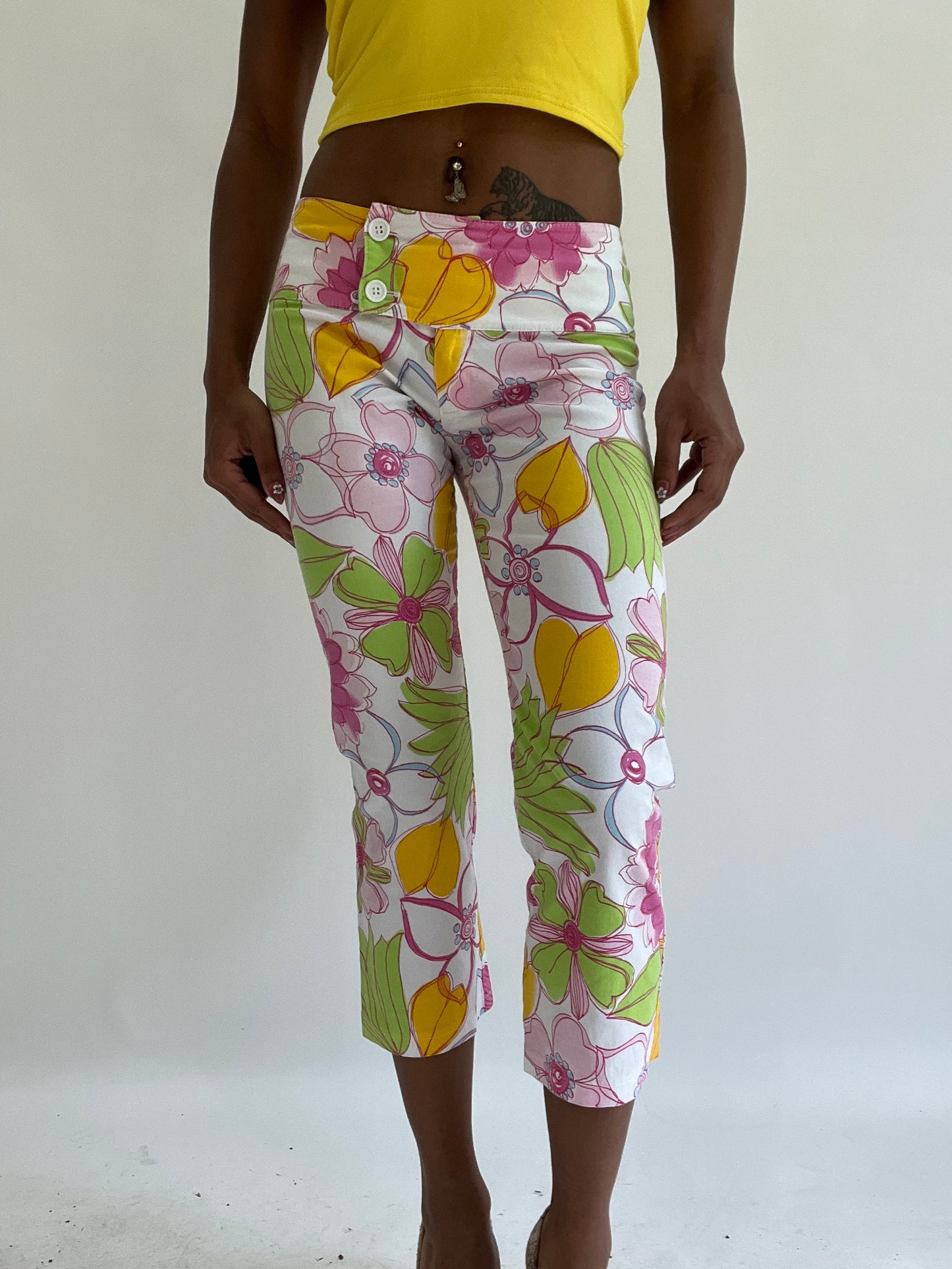 zara larsson drop | extra small white floral cropped trousers