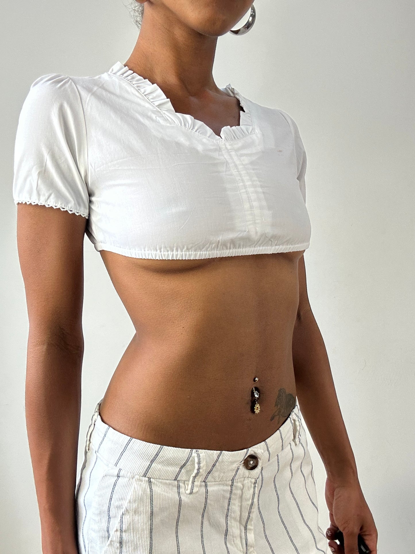 vintage edit twenty-nine | extra extra small white cropped shirt with ruffle collar