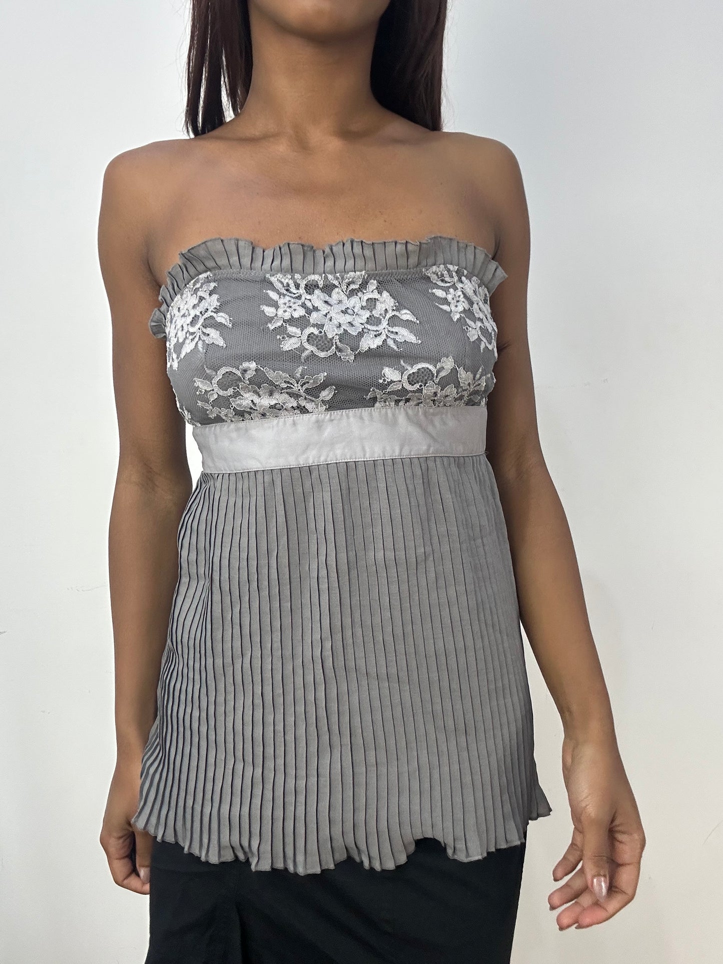 BEST PICKS | small grey bandeau top with lace detail