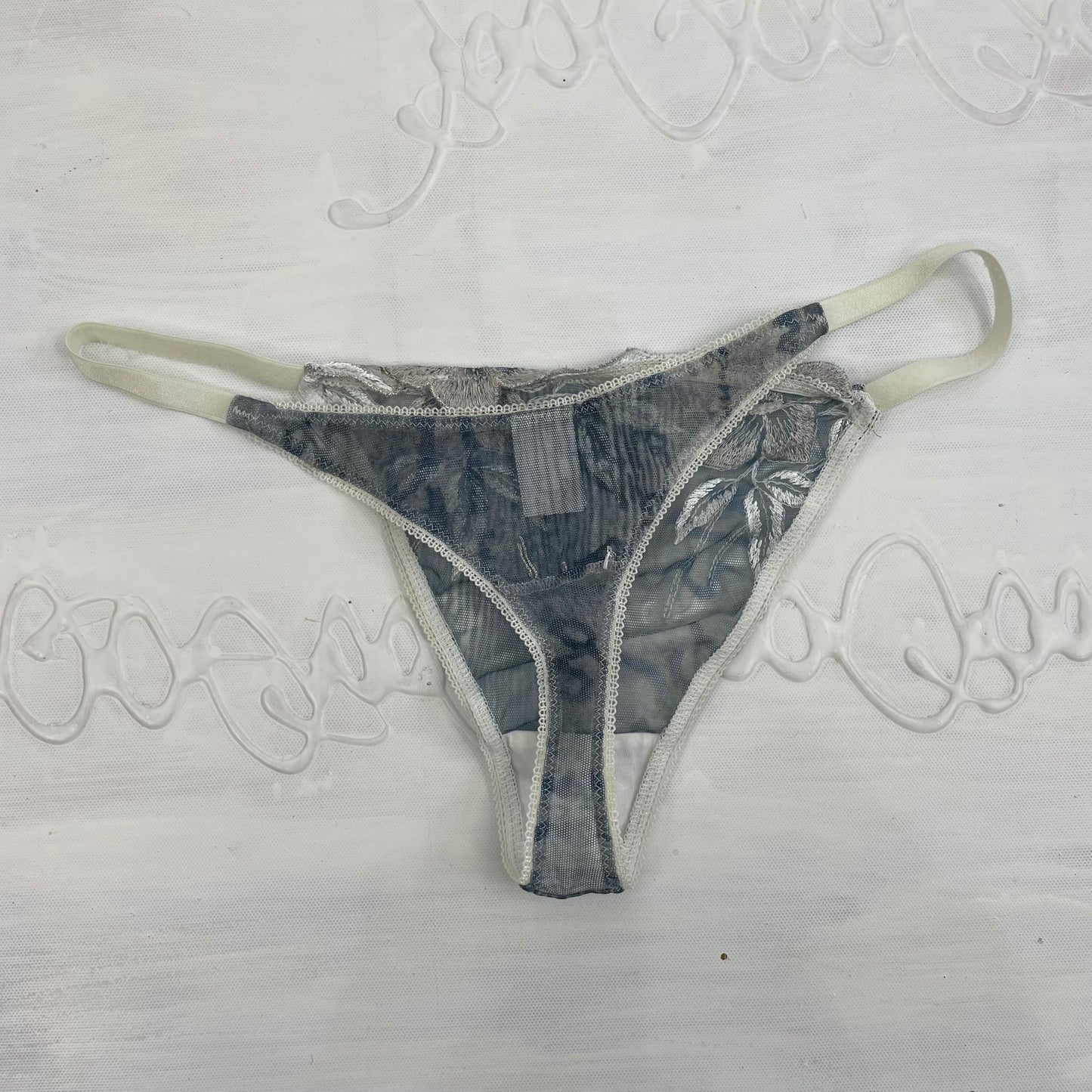CHALET GIRL DROP | small grey mesh embroidered thong