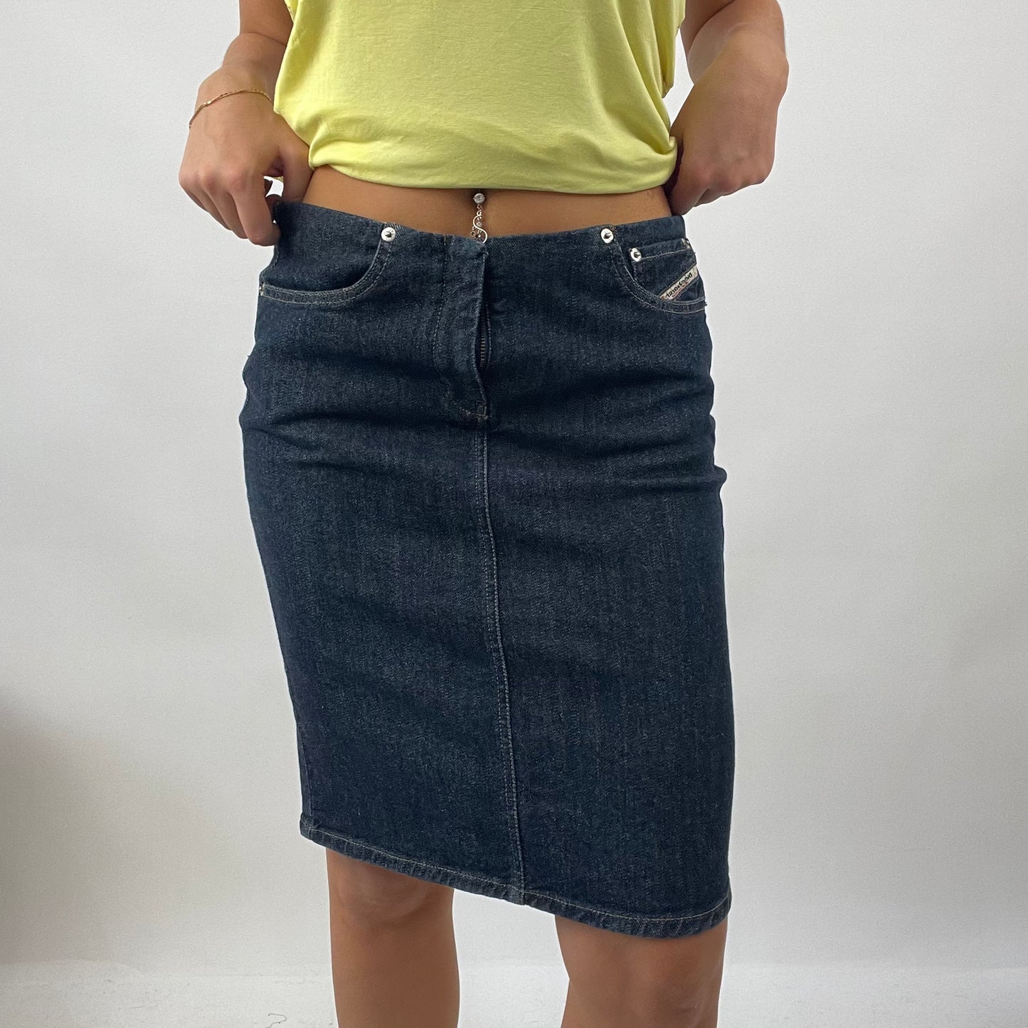 VINTAGE GEMS DROP | small dark denim diesel midi skirt