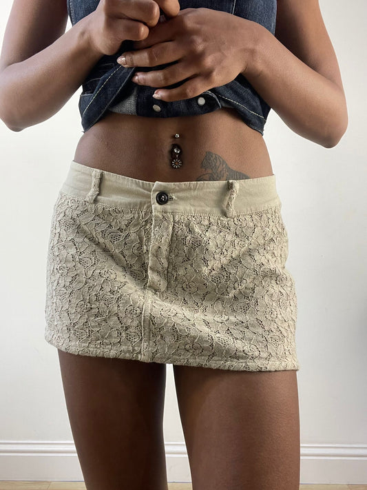 BEST PICKS | small beige lace mini skirt