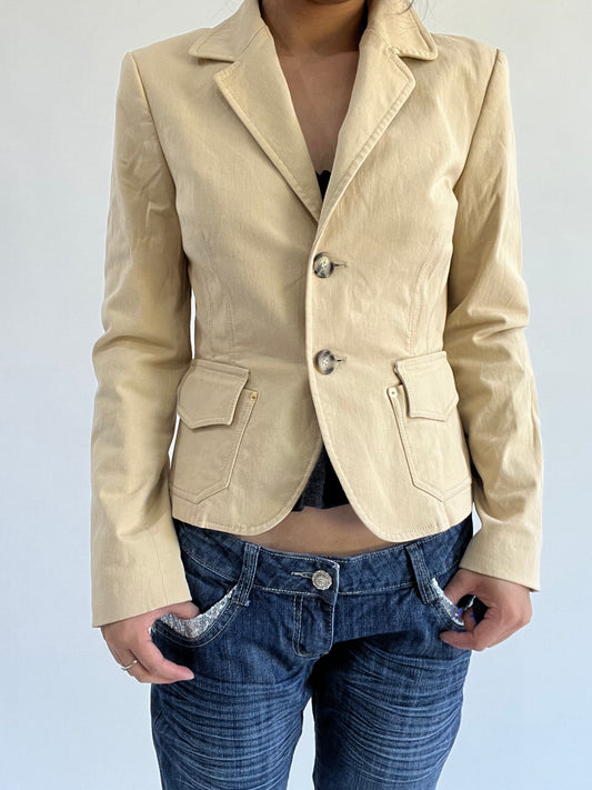 autumn picks |small cream yellow suit style jacket with pockets detail