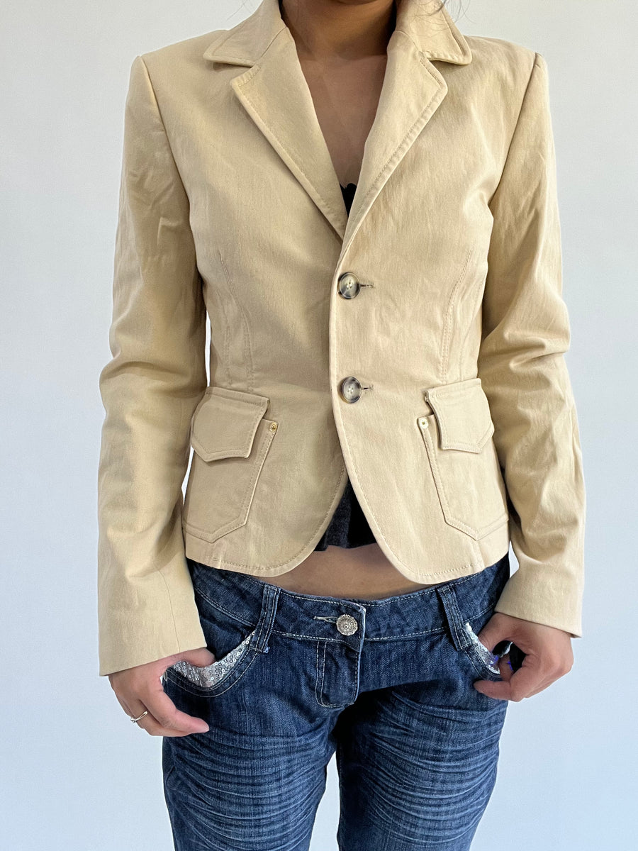 autumn picks |small cream yellow suit style jacket with pockets detail