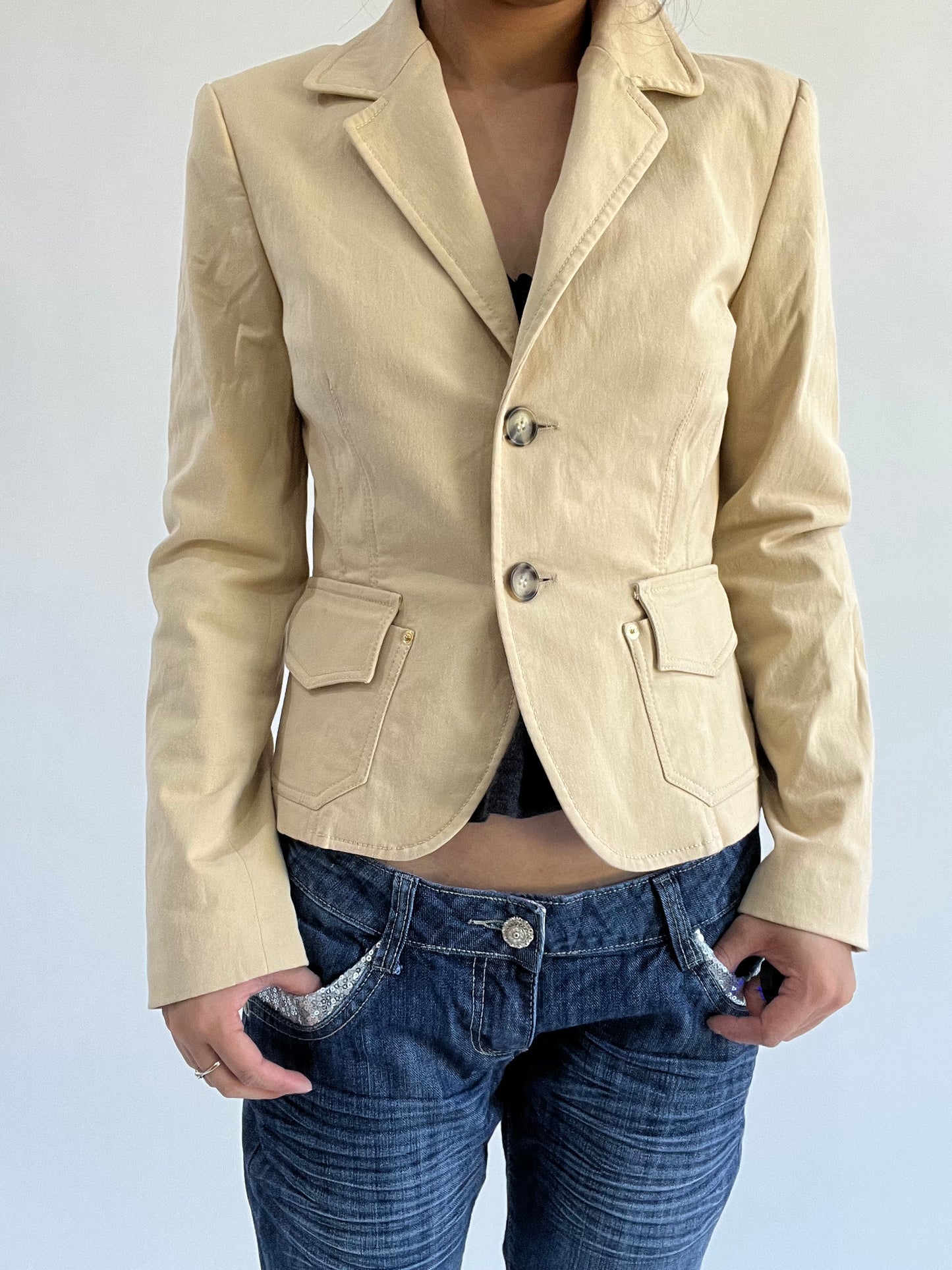 autumn picks |small cream yellow suit style jacket with pockets detail
